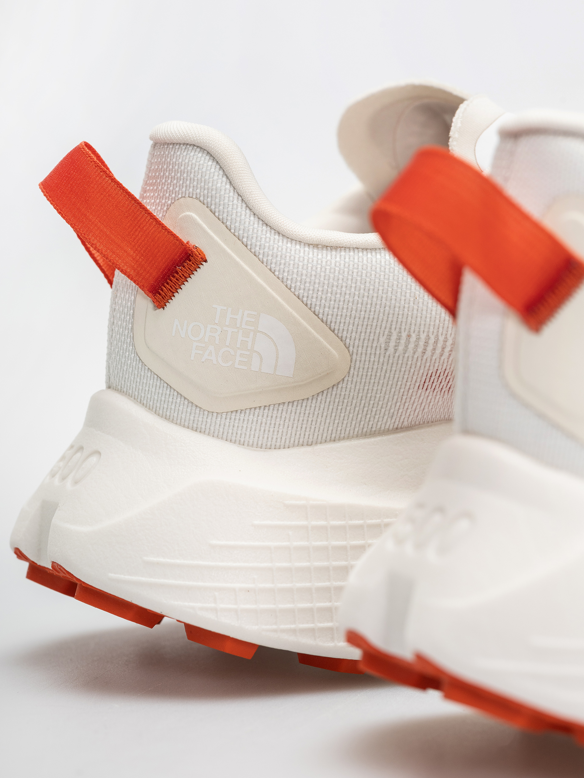 Topánky The North Face Altamesa 500 V2 (tnf white/lava)