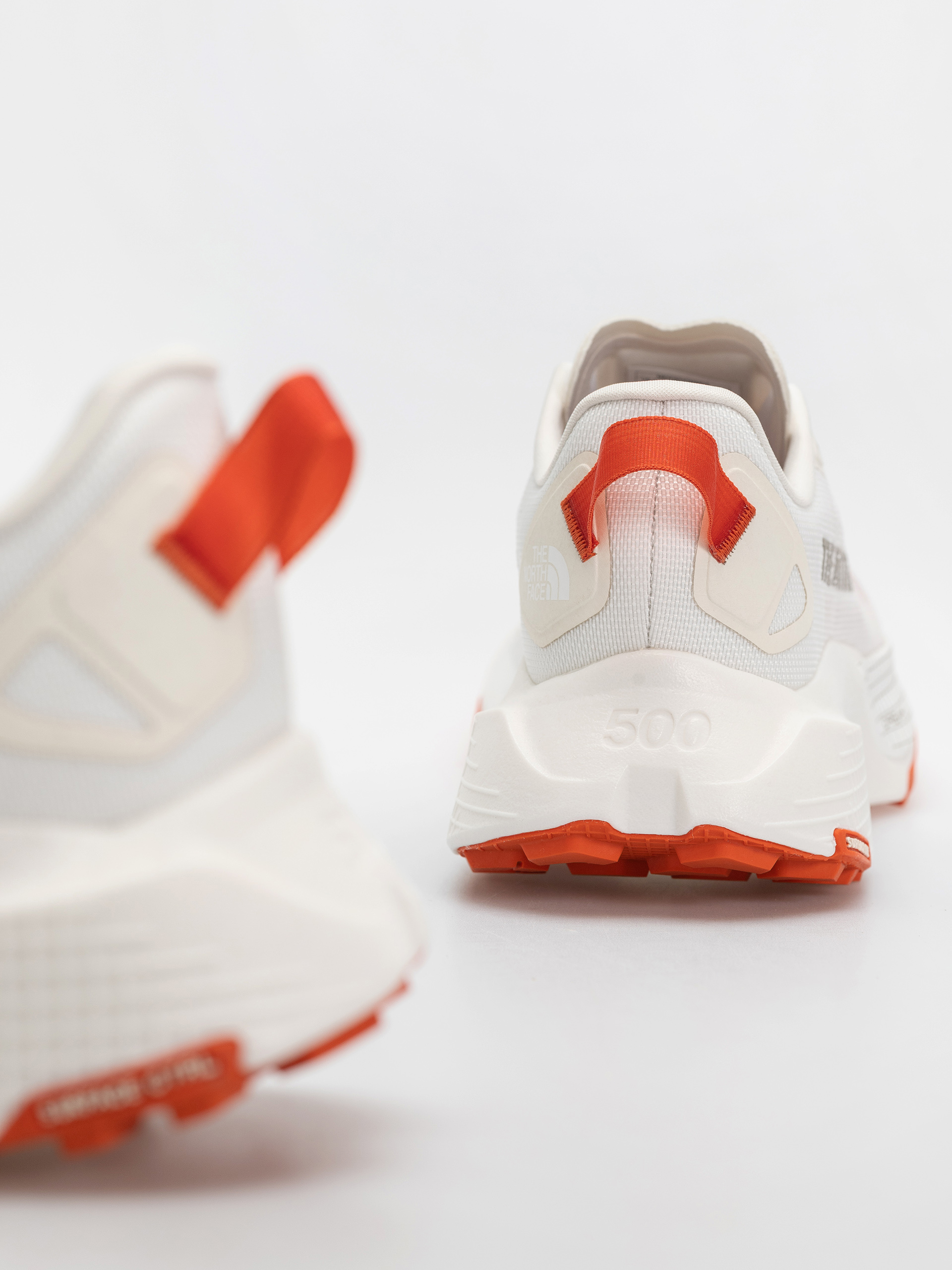 Topánky The North Face Altamesa 500 V2 (tnf white/lava)