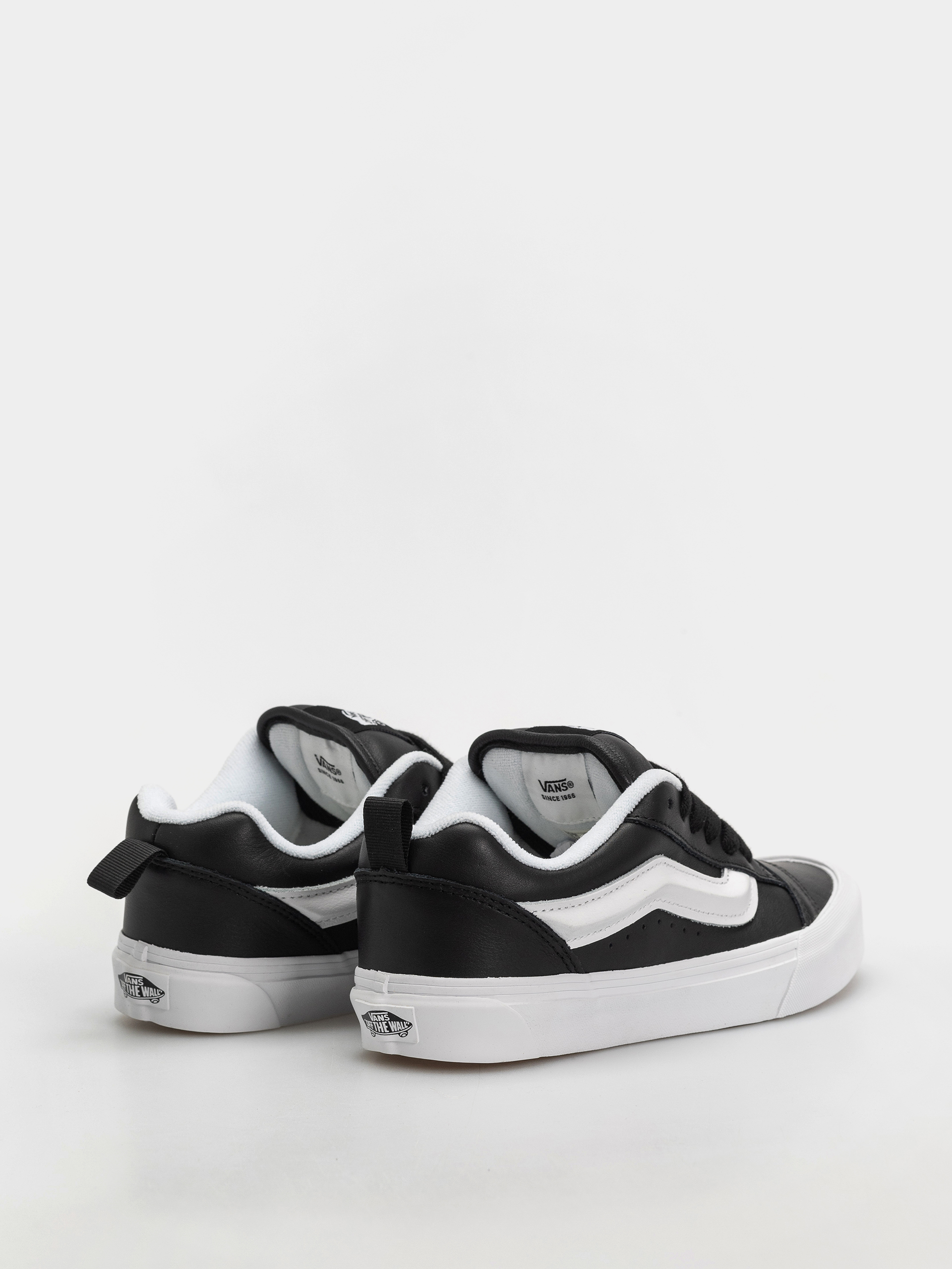 Topánky Vans Knu Skool (black/true whit)