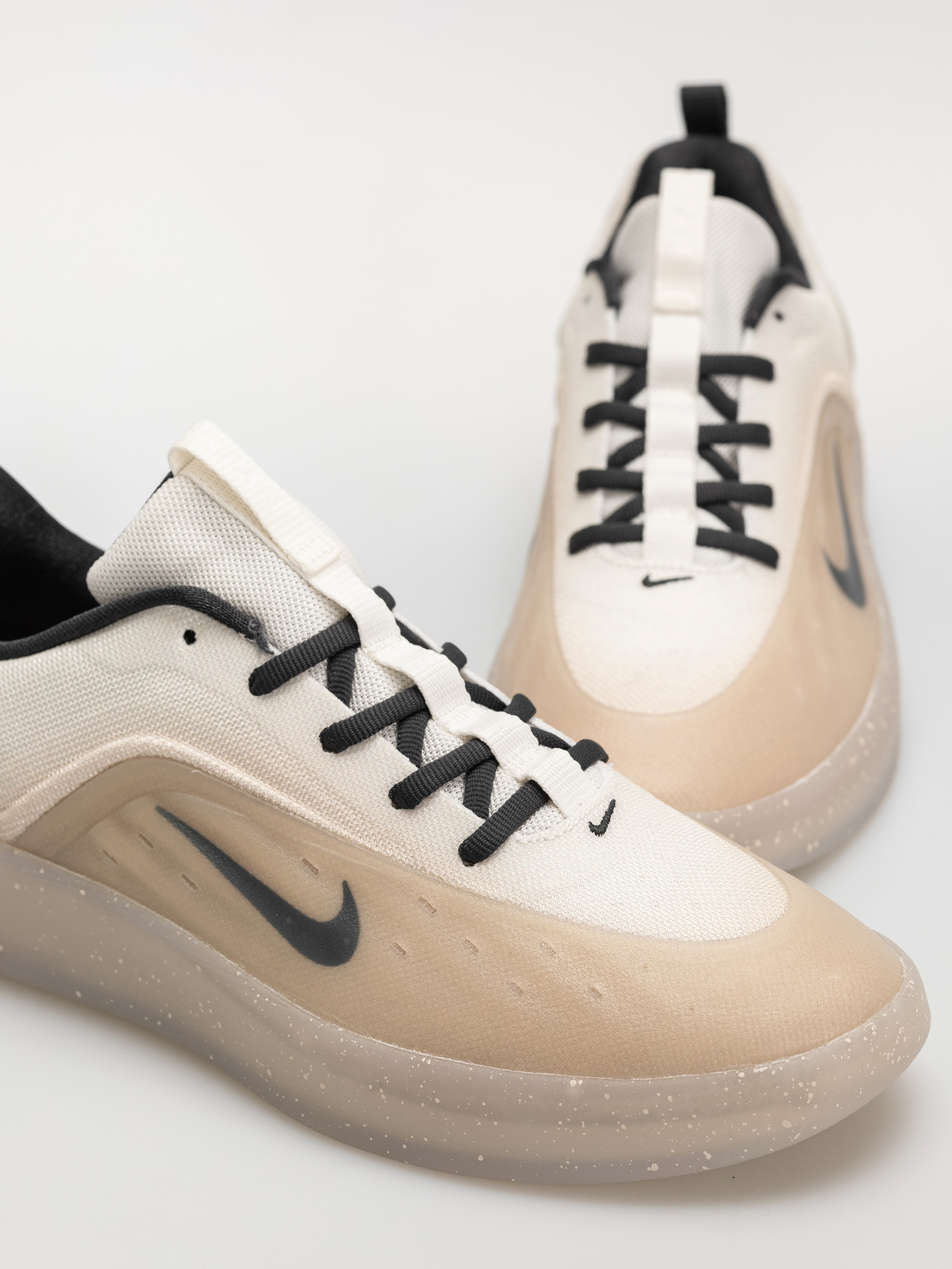 Topánky Nike SB Zoom Nyjah 4 (desert khaki/dk smoke grey)