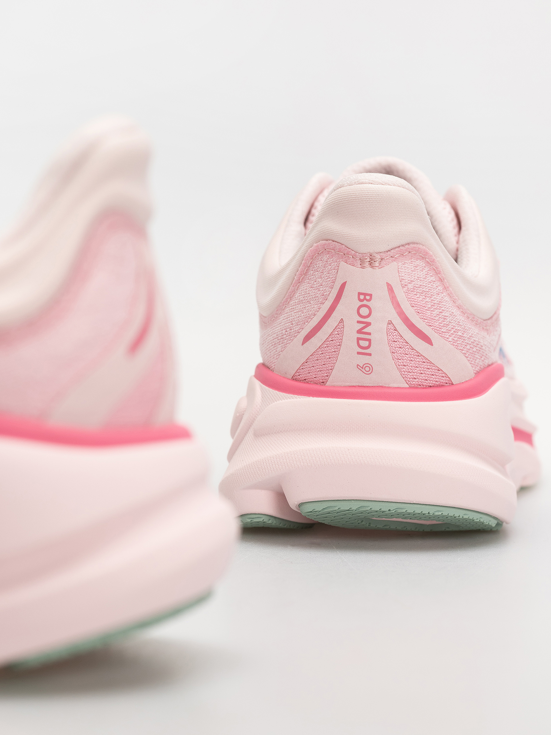 Topánky Hoka Bondi 9 Wmn (rose tea/petal)