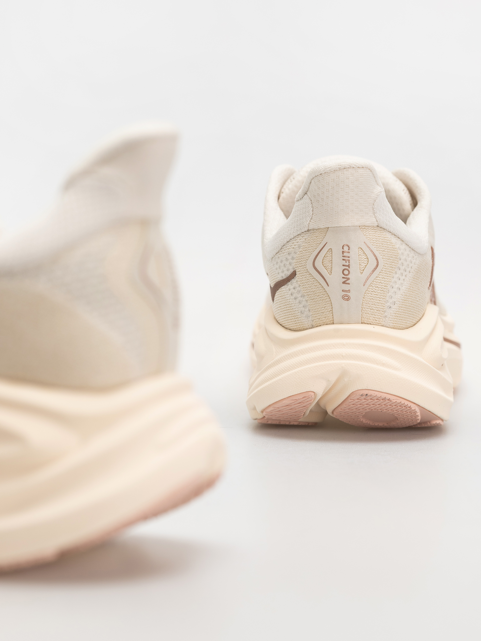 Topánky Hoka Clifton 10 Wmn (alabaster/rose gold)