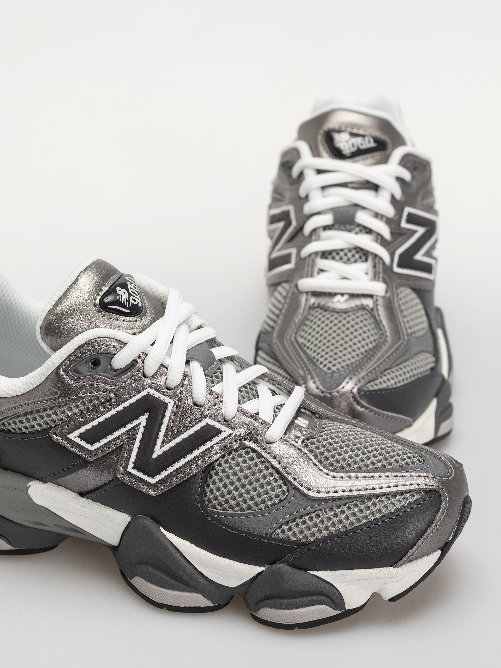 Topánky New Balance 9060 JR (magnet/faded black)