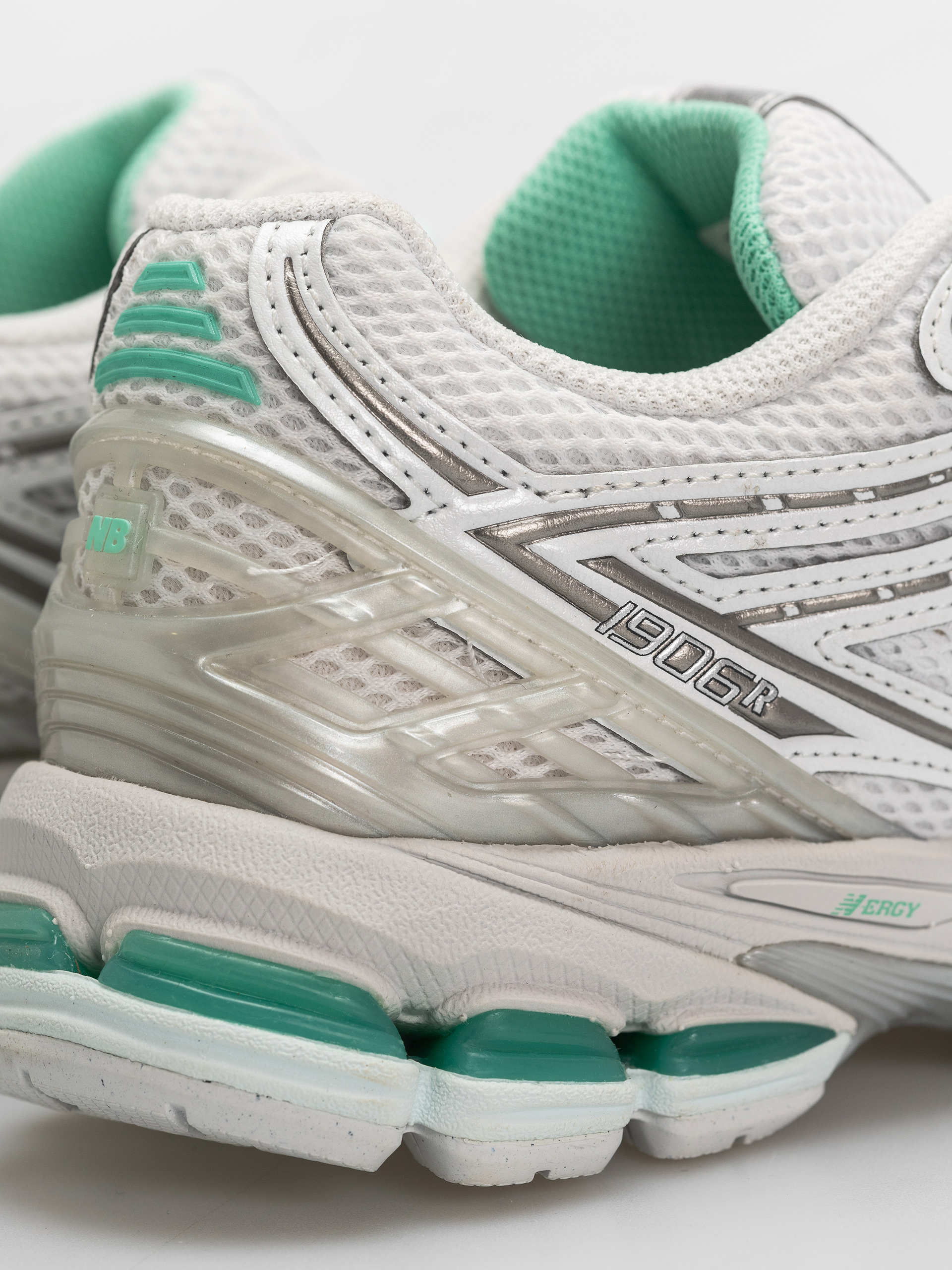 Topánky New Balance 1906 (103 white/deep end)