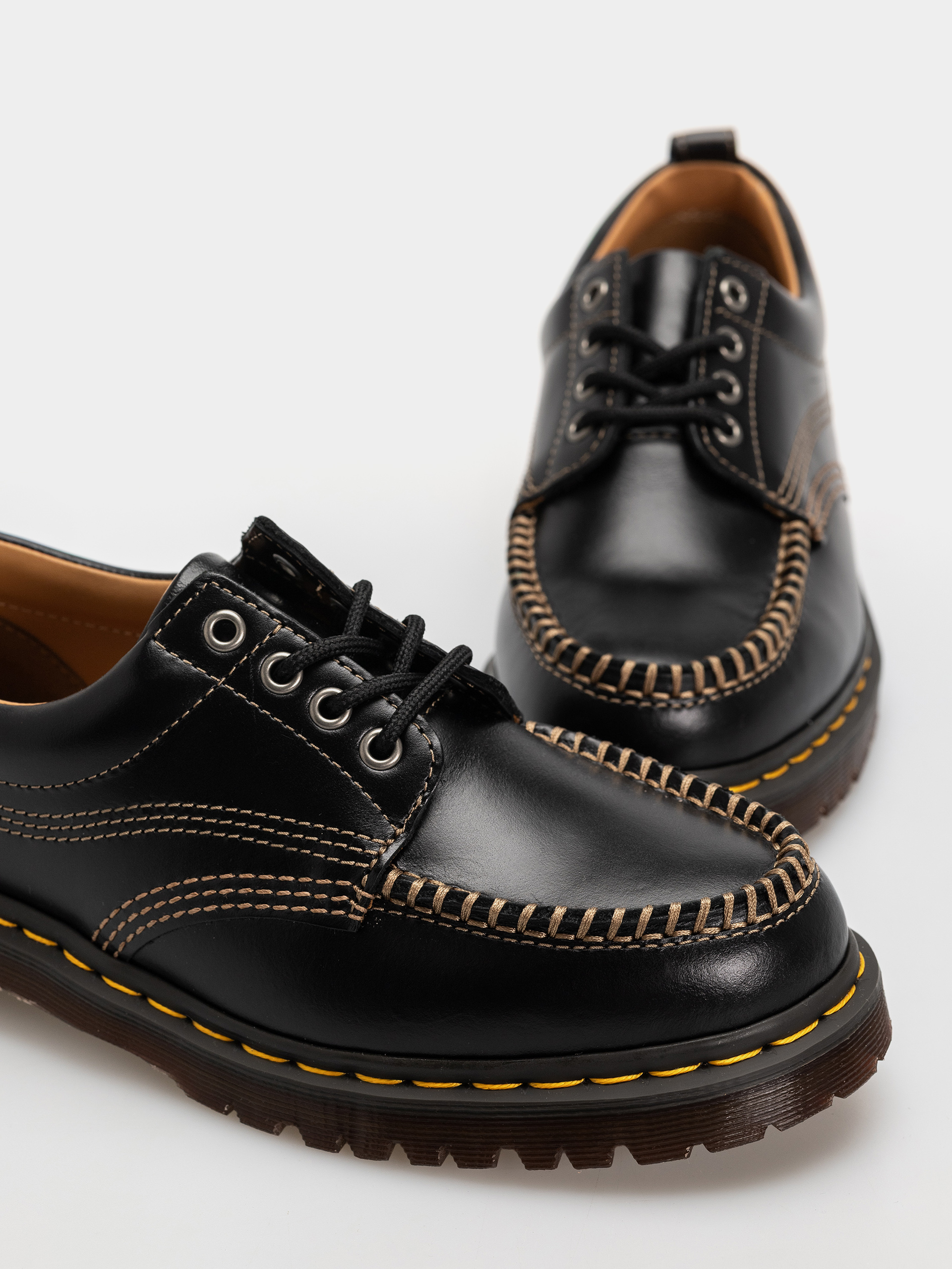 Topánky Dr. Martens Lowell (black analine)