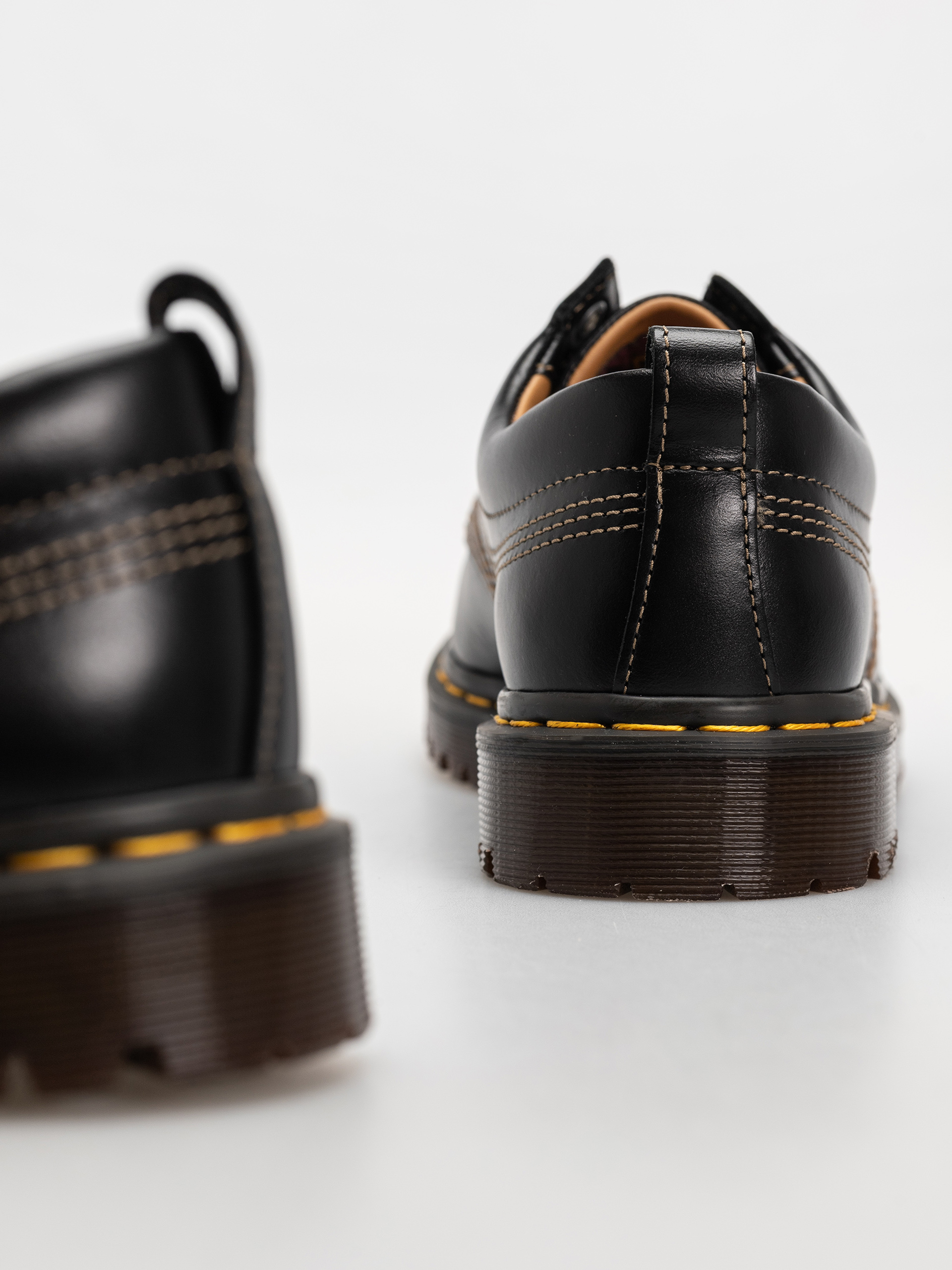 Topánky Dr. Martens Lowell (black analine)