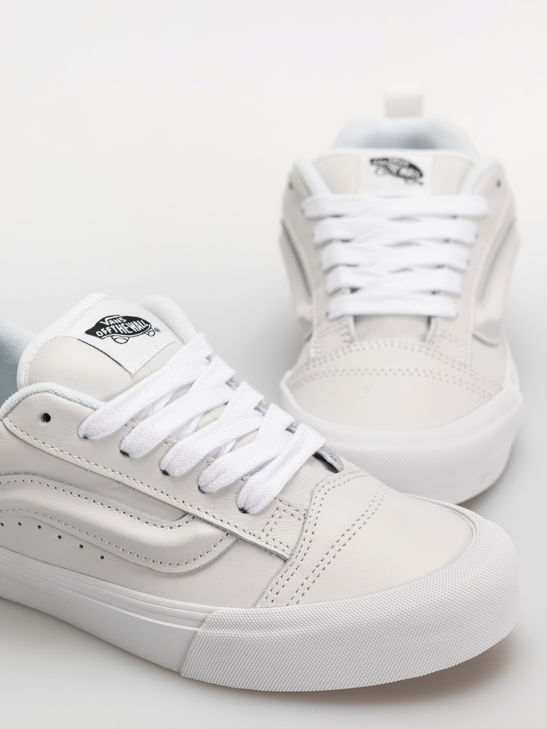 Topánky Vans Knu Skool (true white/true)