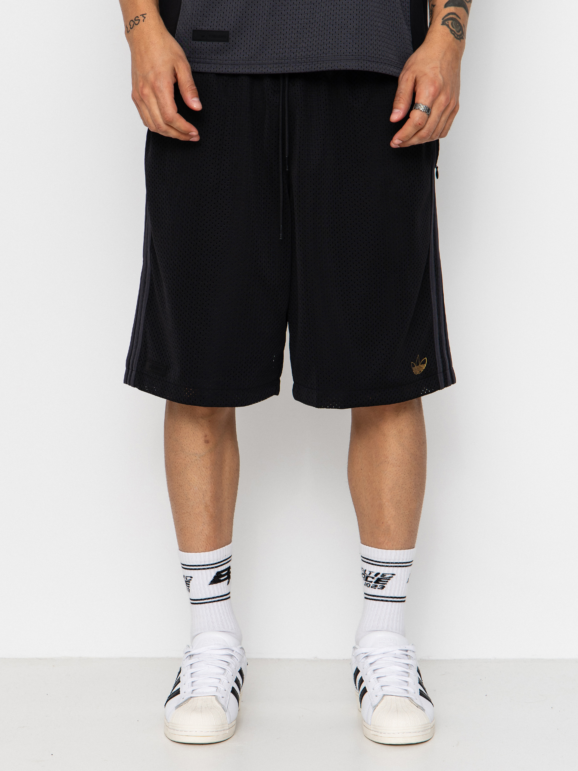 Kraťasy adidas Tyshawn B (black/magold/carbon)