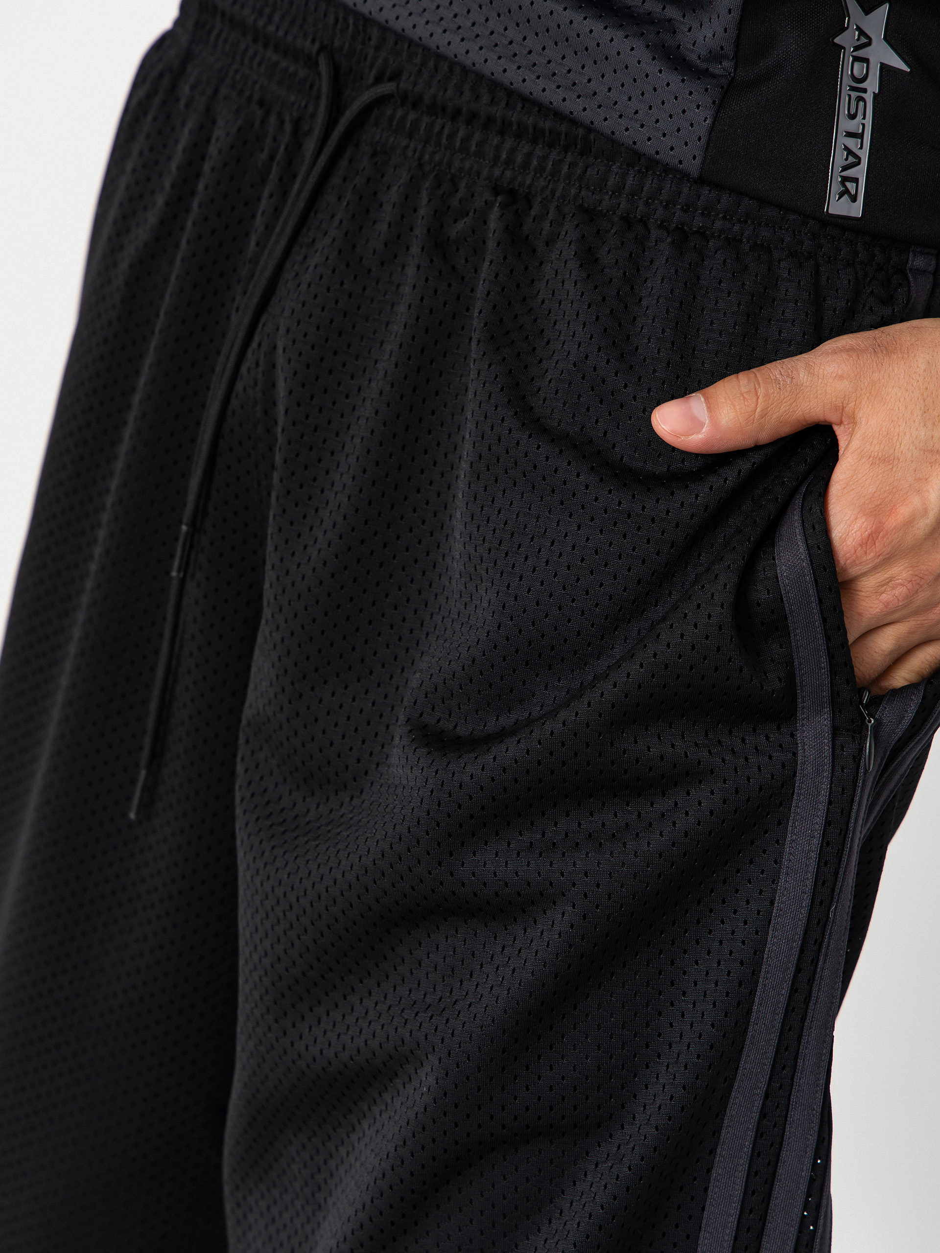 Kraťasy adidas Tyshawn B (black/magold/carbon)