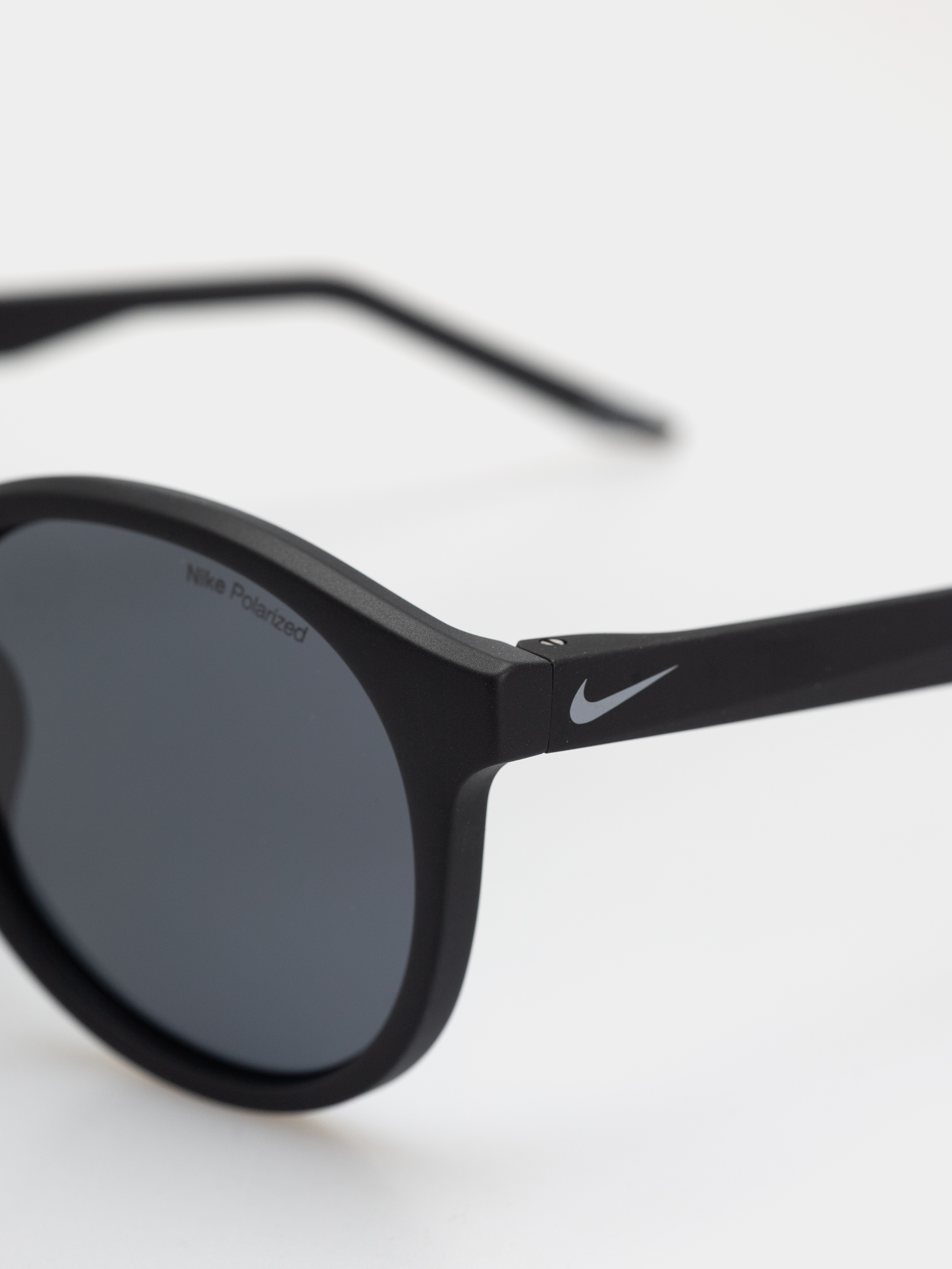 Slnečné okuliare Nike SB Swerve P (matte black/polar grey)