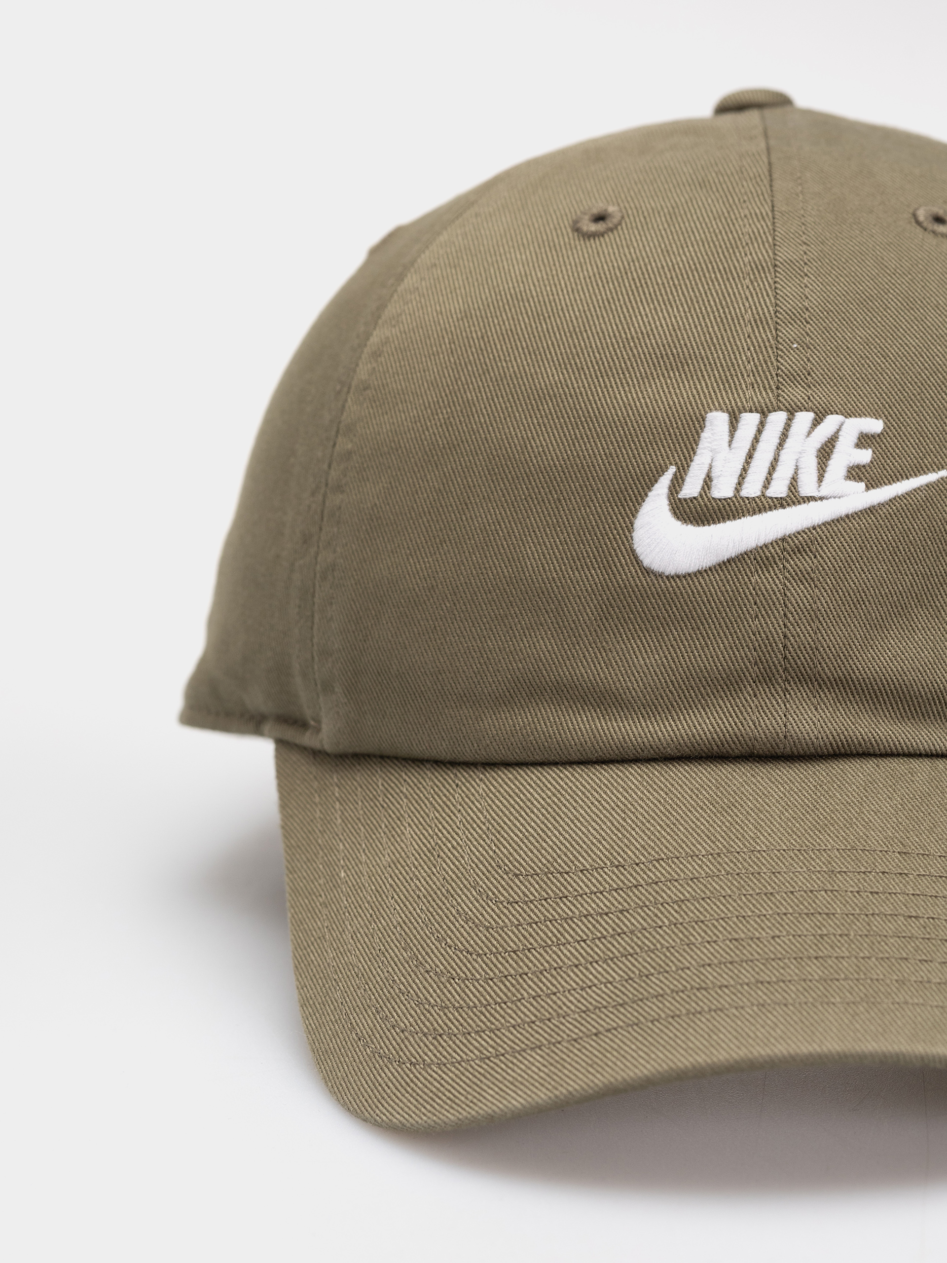 Šiltovka Nike SB Club (medium olive/white)