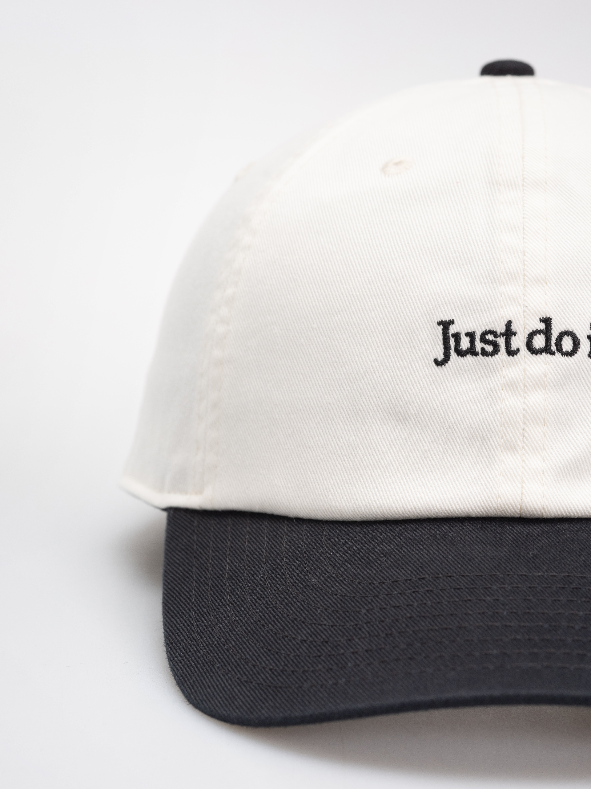 Šiltovka Nike SB Club Just Do It (sail/black/black)
