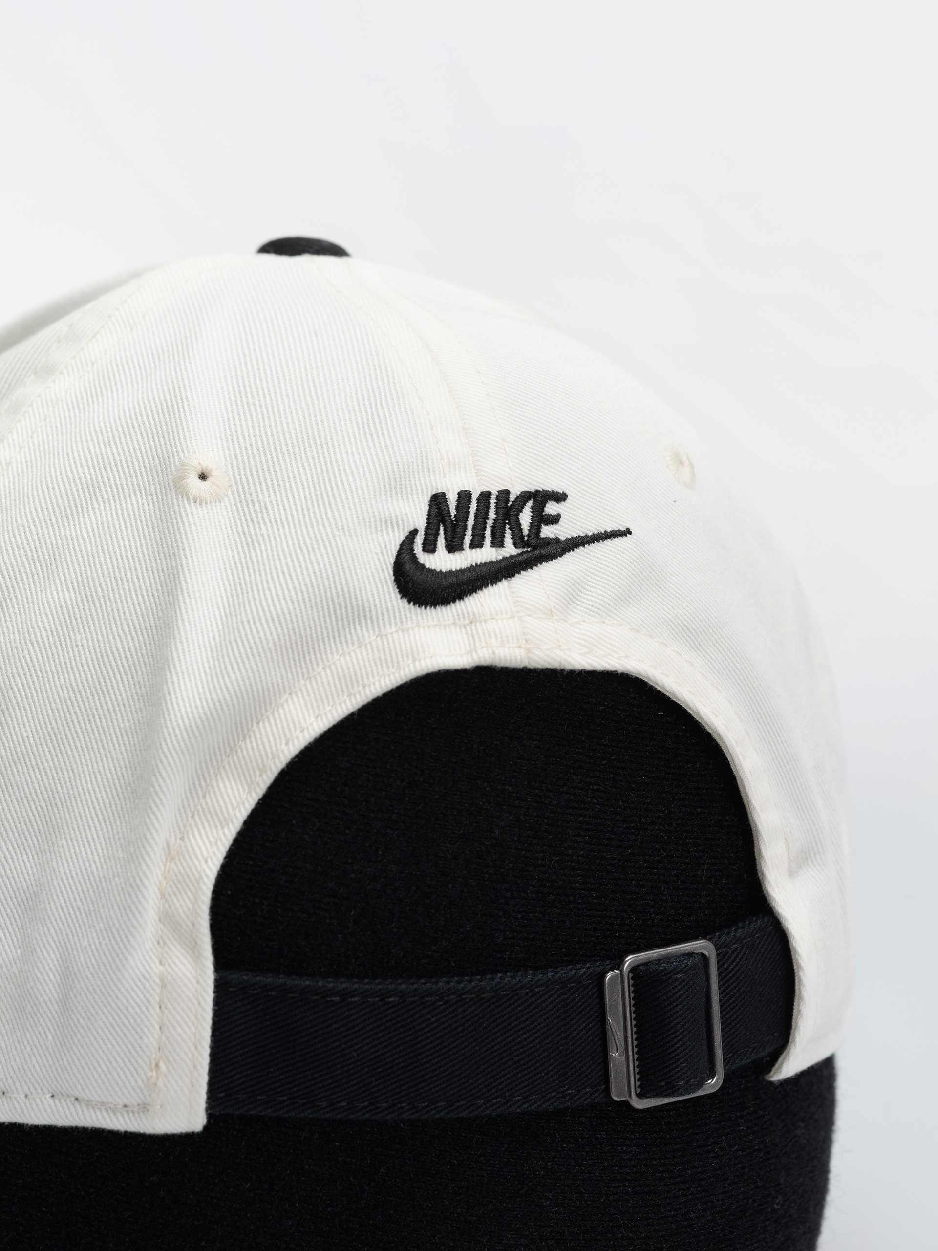 Šiltovka Nike SB Club Just Do It (sail/black/black)