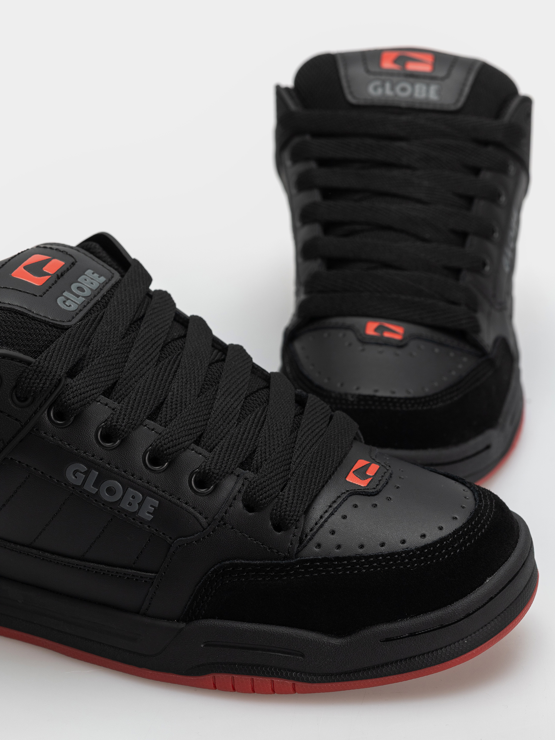 Topánky Globe Tilt (black/red/charcoal)