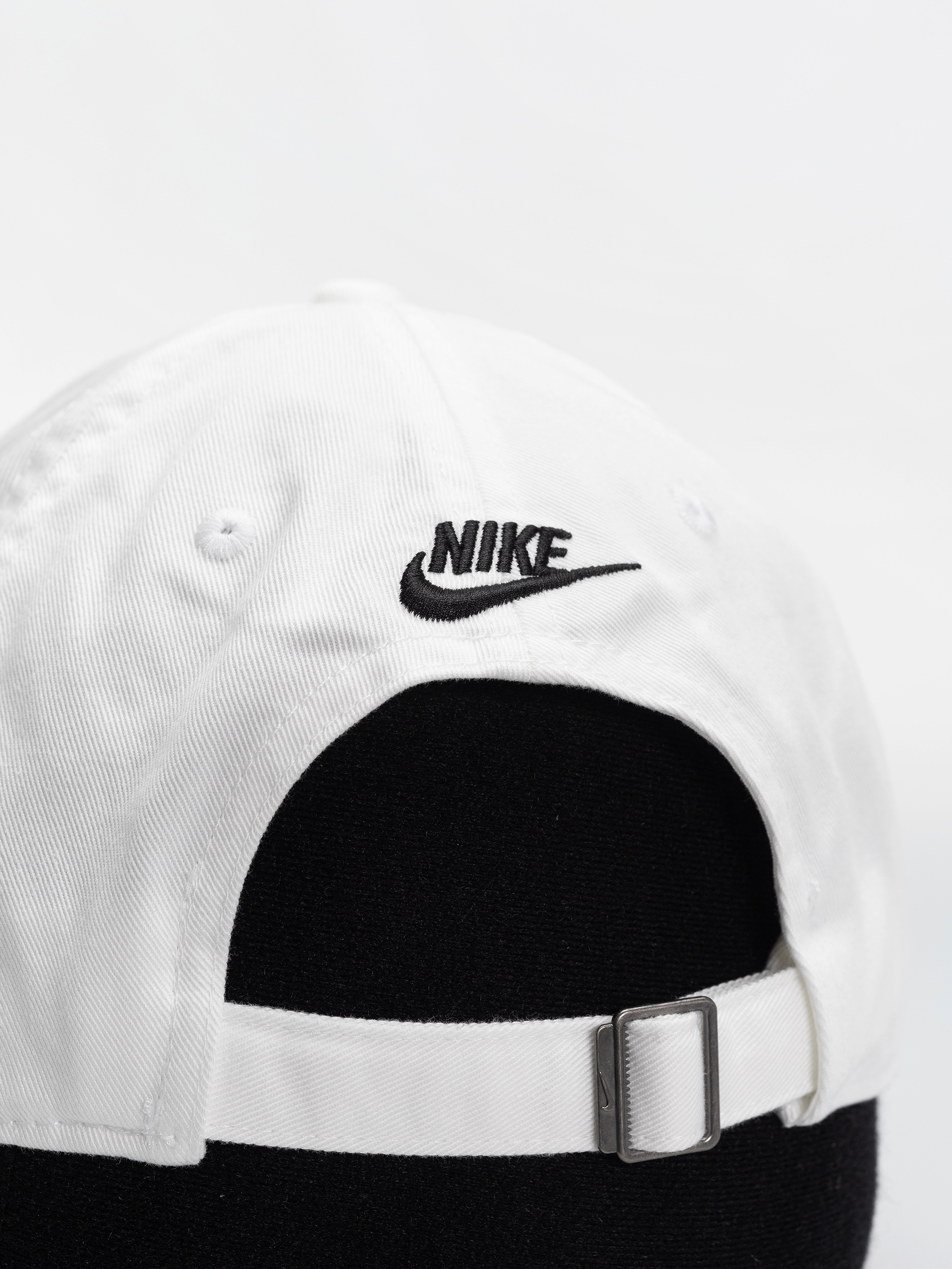 Šiltovka Nike SB Club Just Do It (white/black)