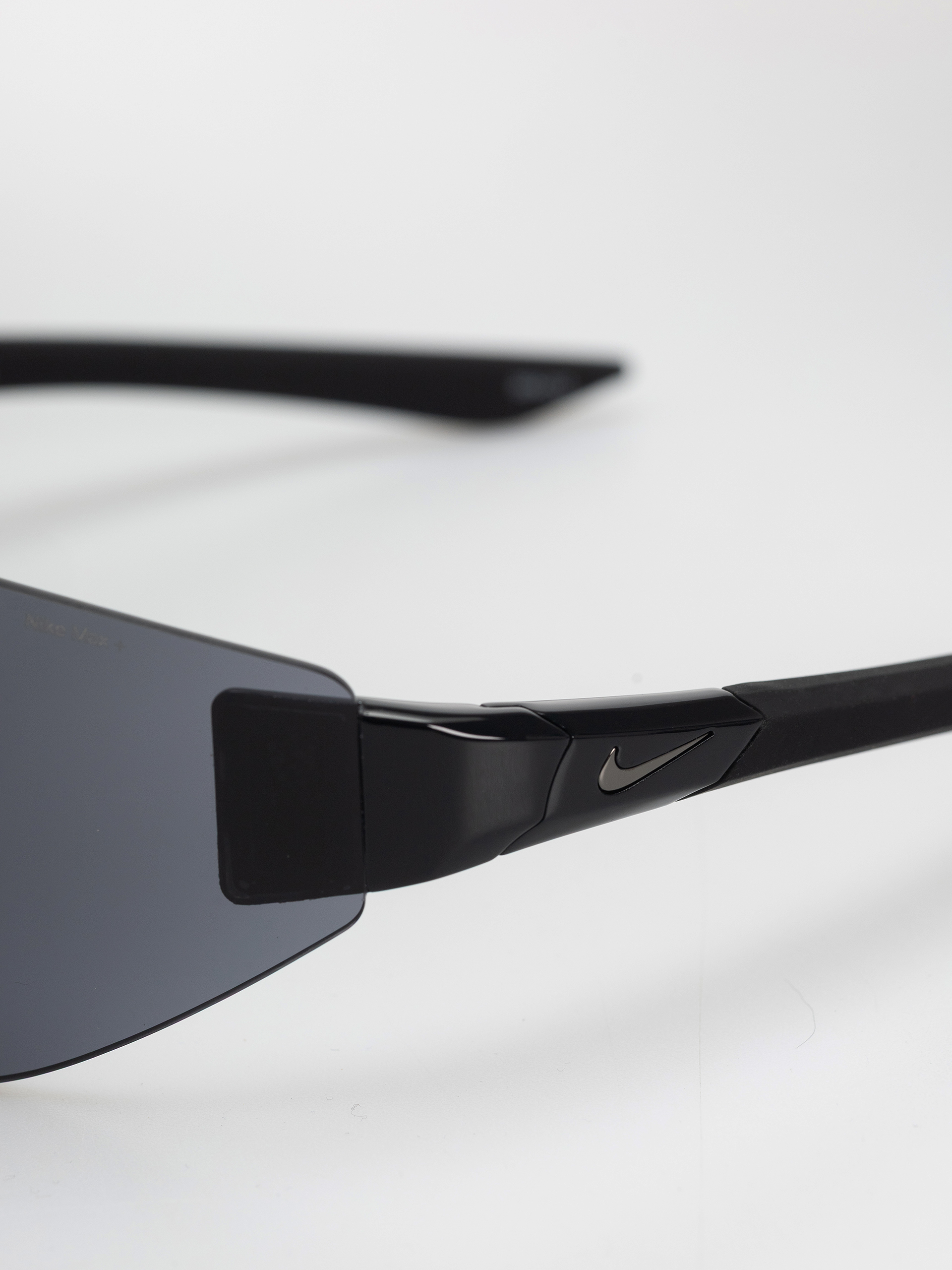 Slnečné okuliare Nike Athena Edge (black/grey)