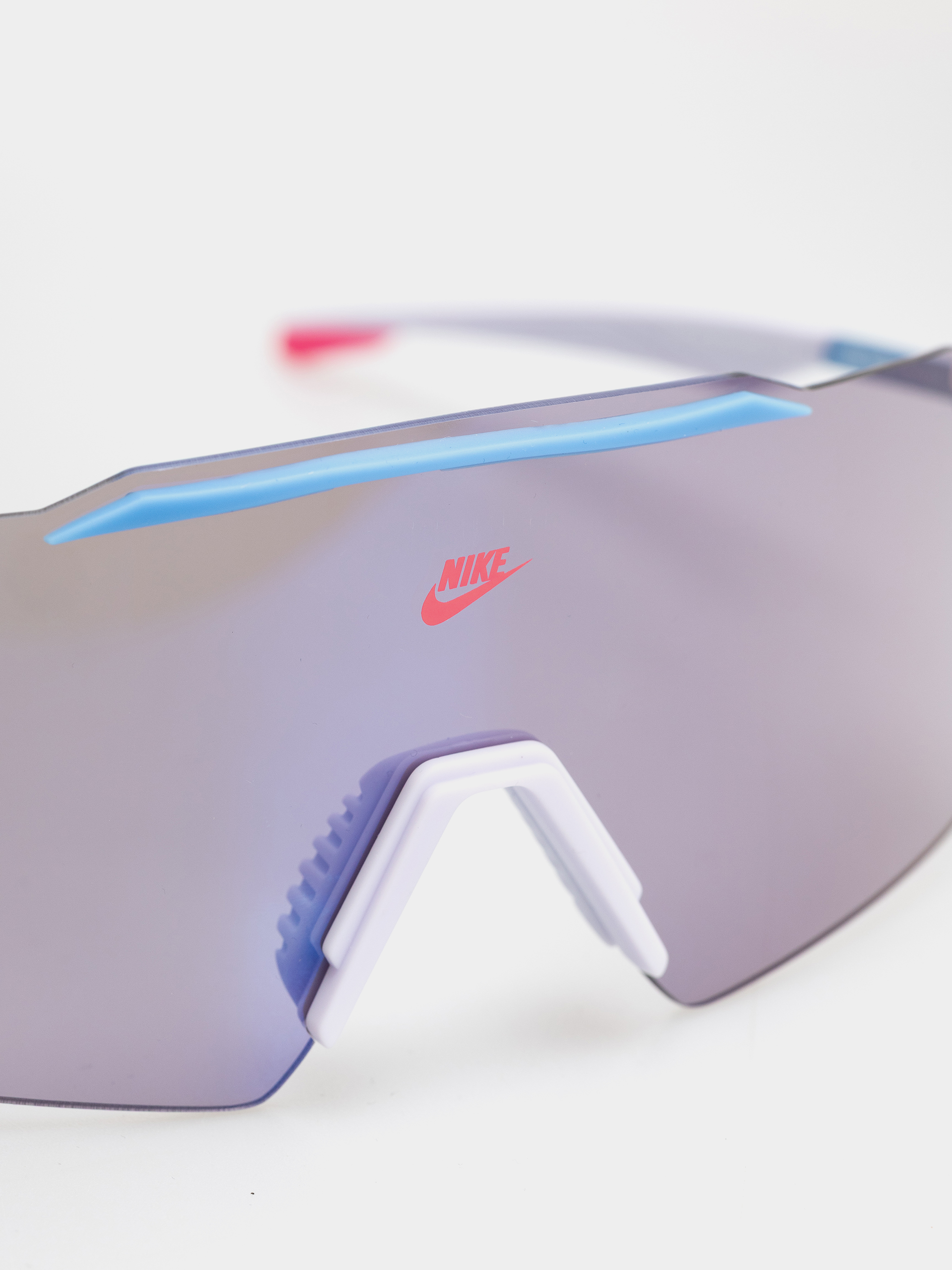 Slnečné okuliare Nike Limitless Shield (amethyst tint/blue flash)