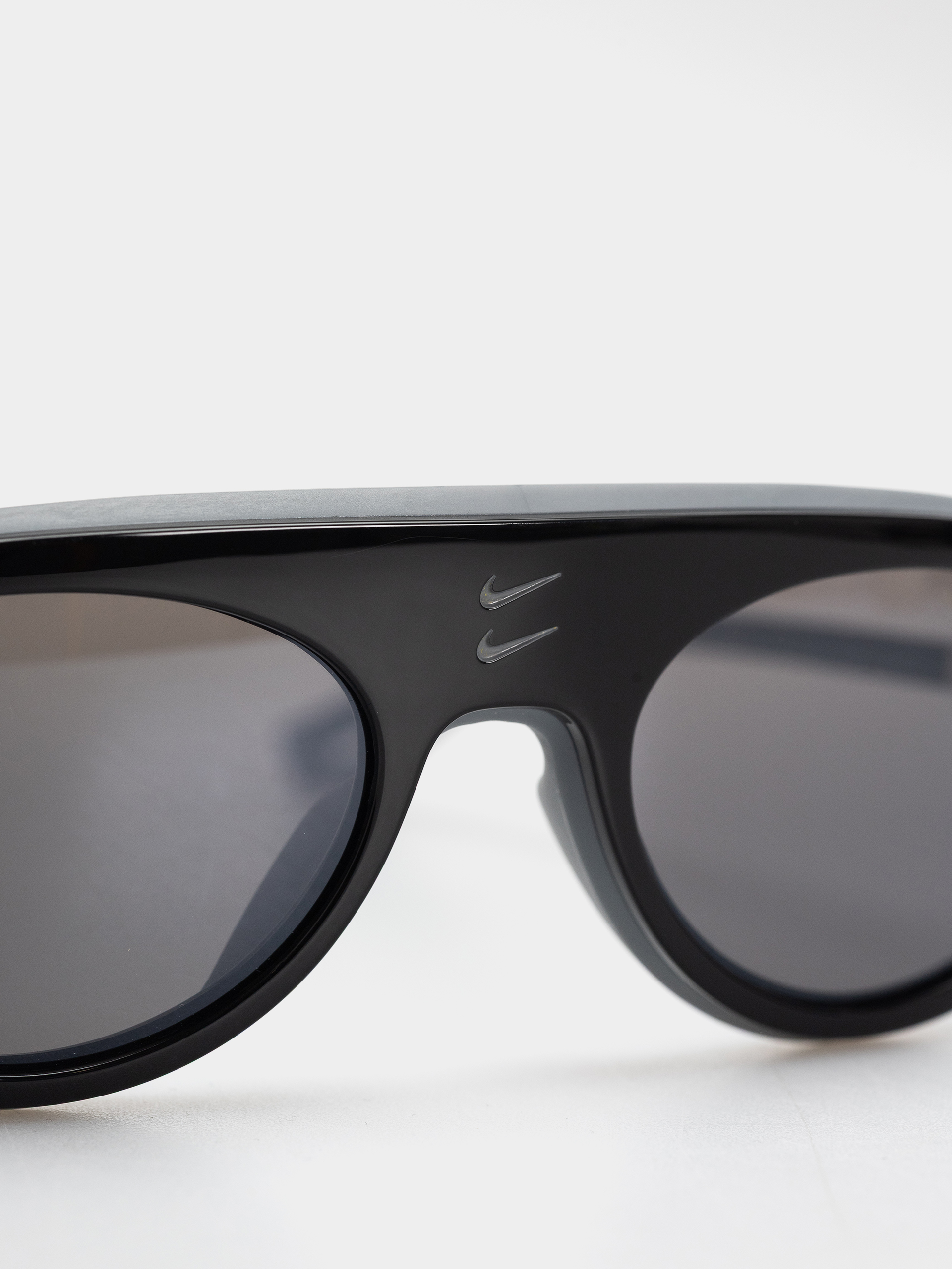 Slnečné okuliare Nike Forge Envy (black/grey)