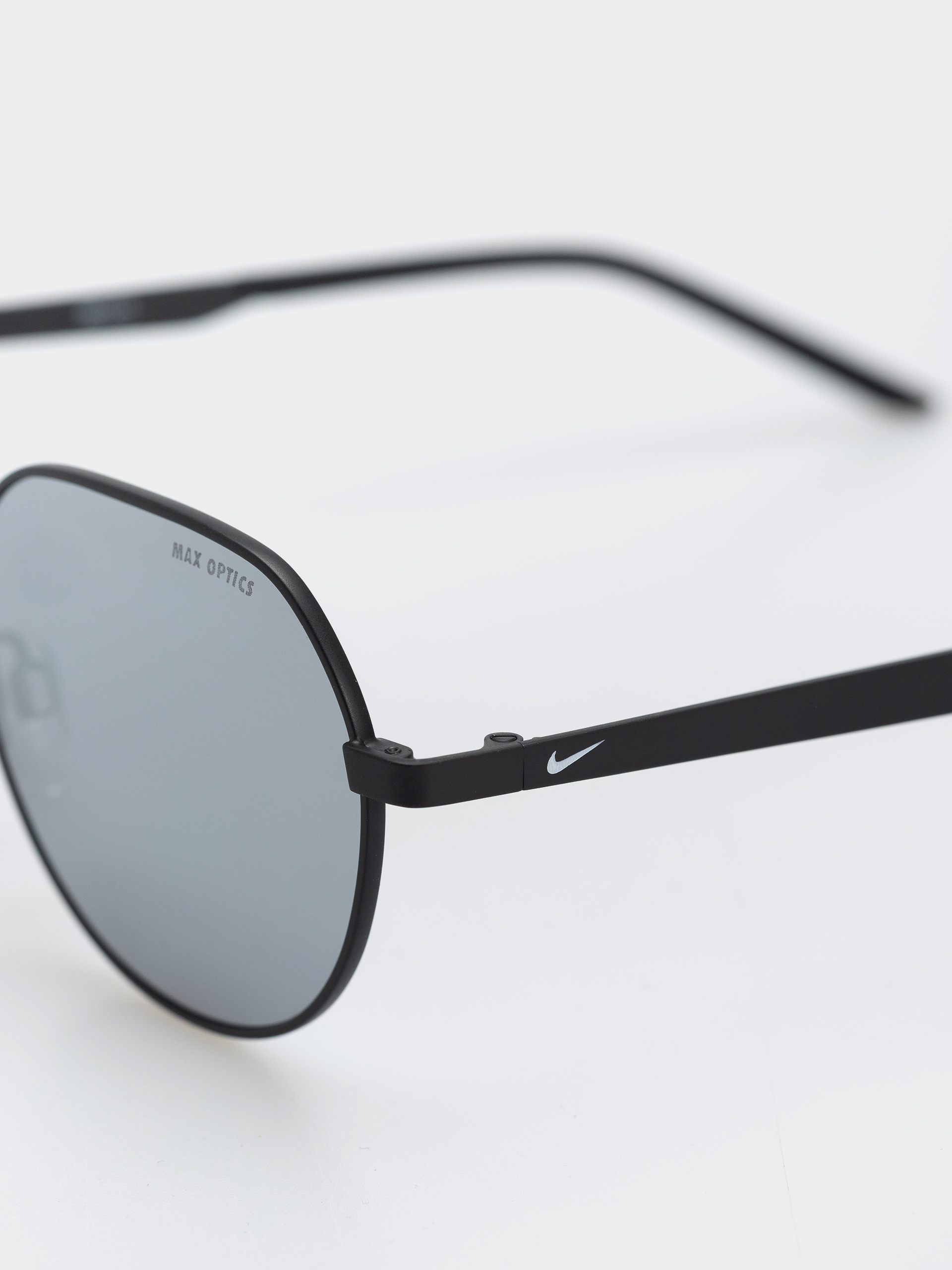 Slnečné okuliare Nike Traveler Trend (matte black/chrome mirror)