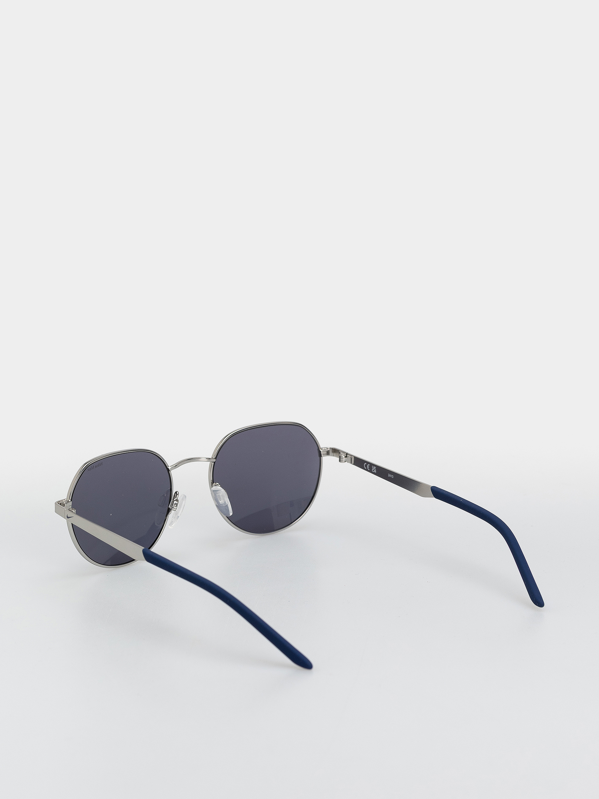 Slnečné okuliare Nike Traveler Trend (satin silver/blue)