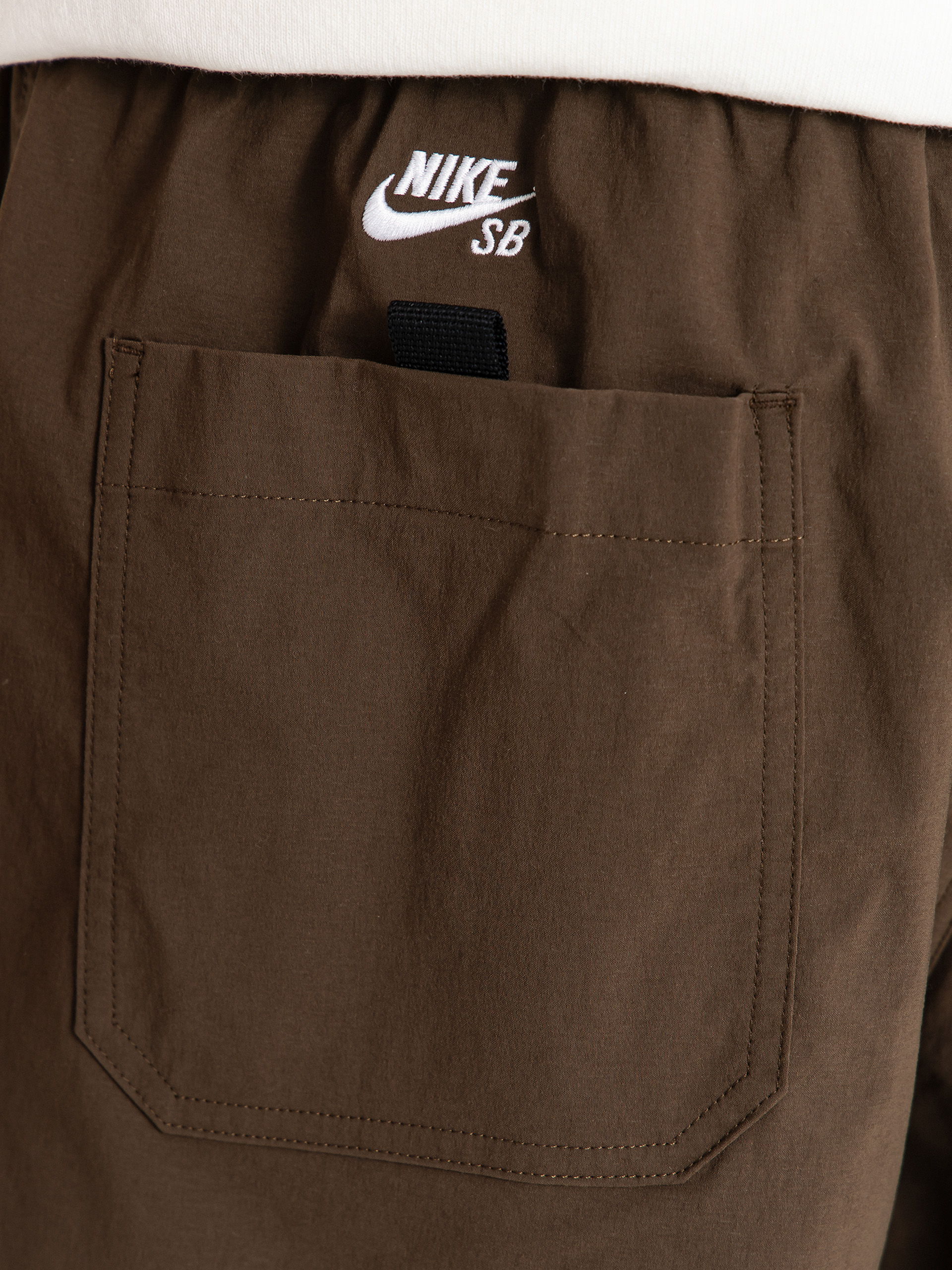 Nohavice Nike SB Kearny Cargo (dark hazel)
