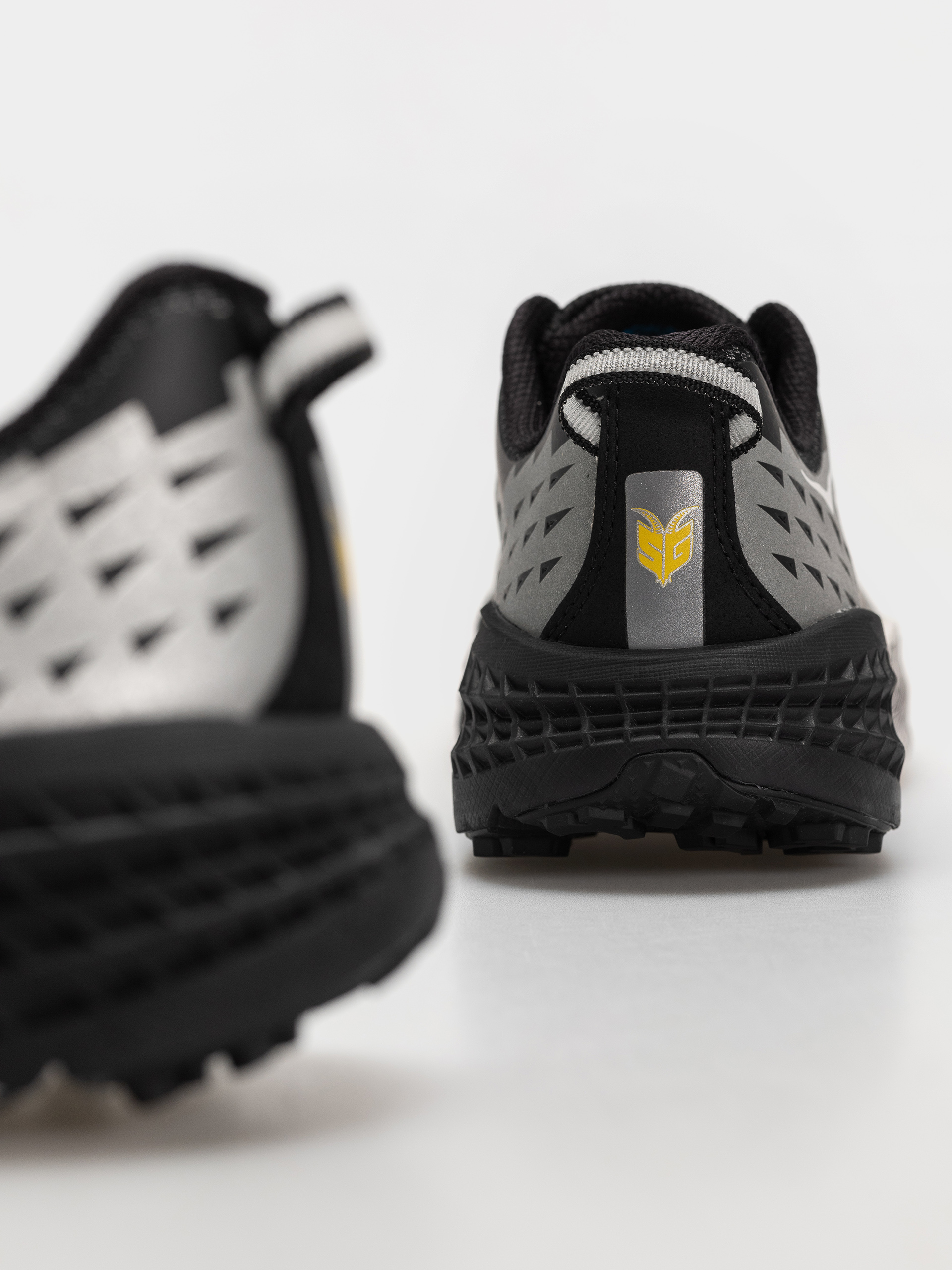 Topánky Hoka Speedgoat 2 TS (black/stardust)