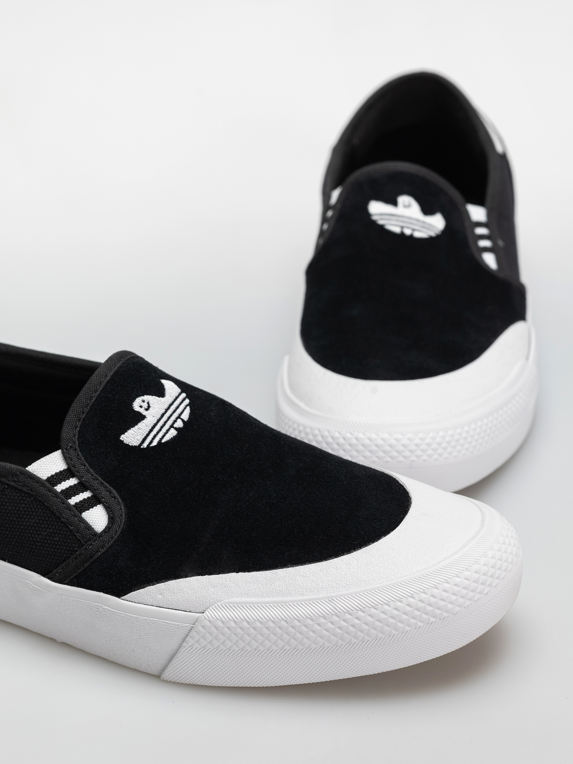 Topánky adidas Shmoofoil Slip Rx (cblack/ftwwht/gum4)