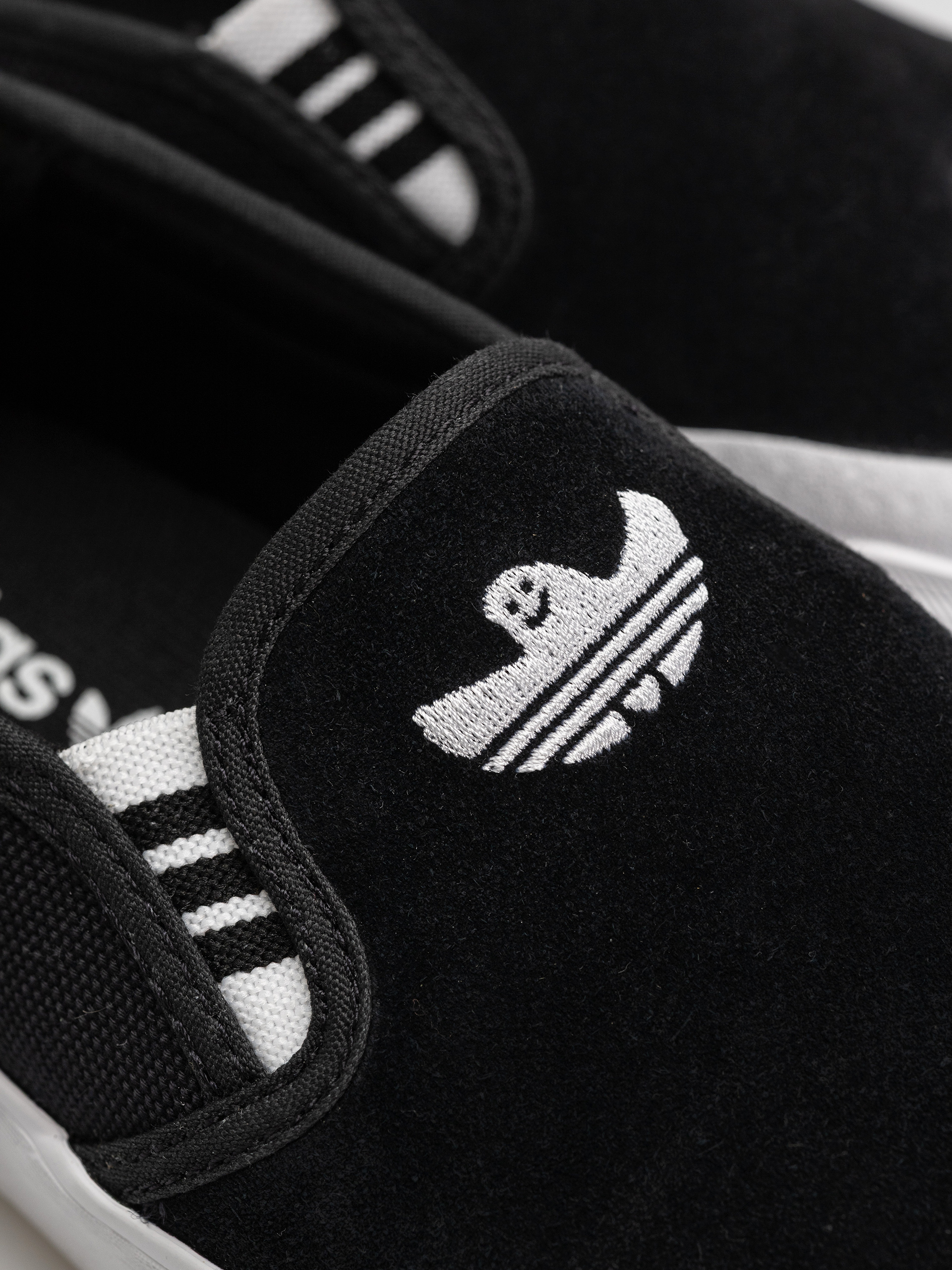 Topánky adidas Shmoofoil Slip Rx (cblack/ftwwht/gum4)