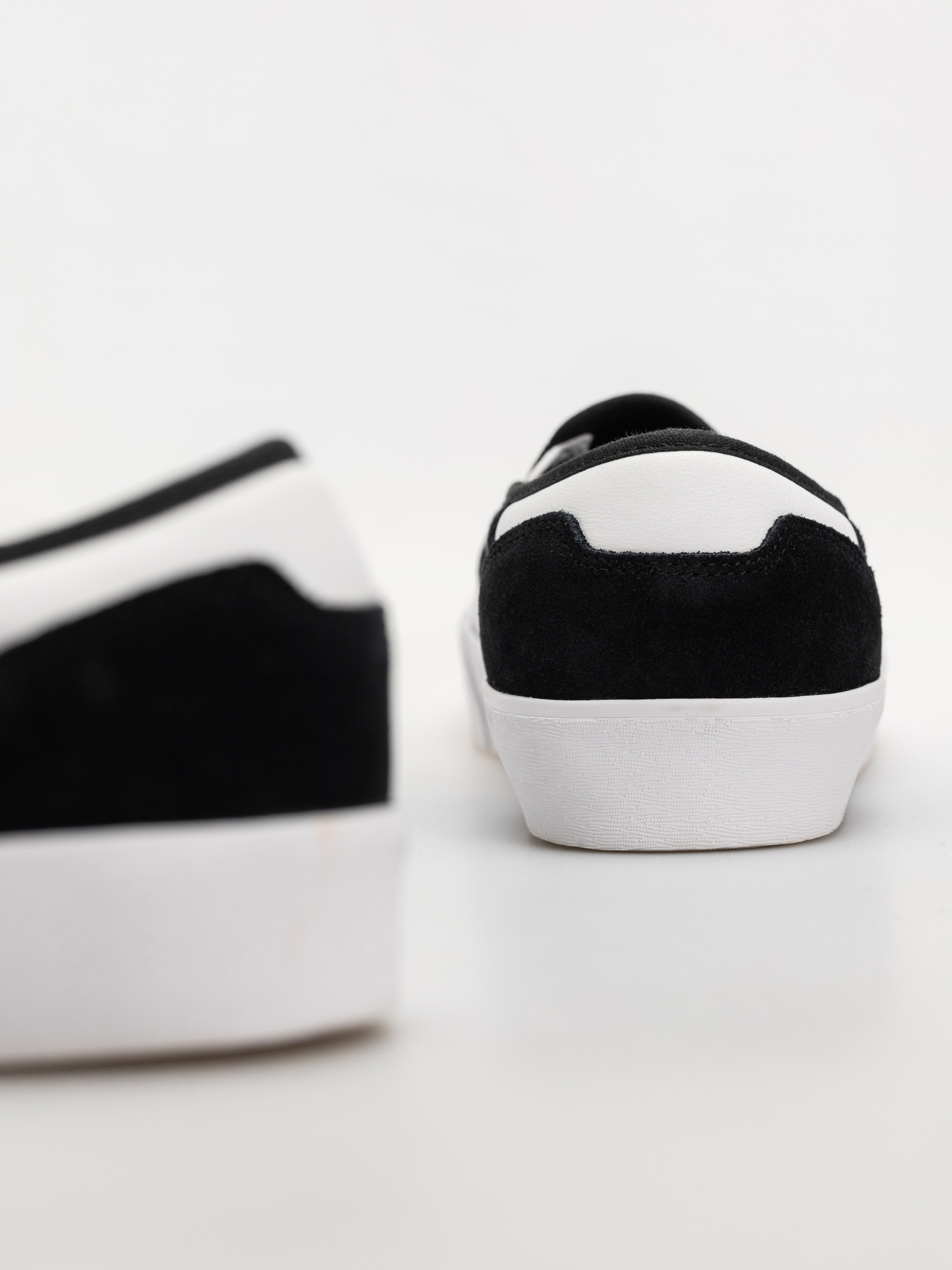 Topánky adidas Shmoofoil Slip Rx (cblack/ftwwht/gum4)
