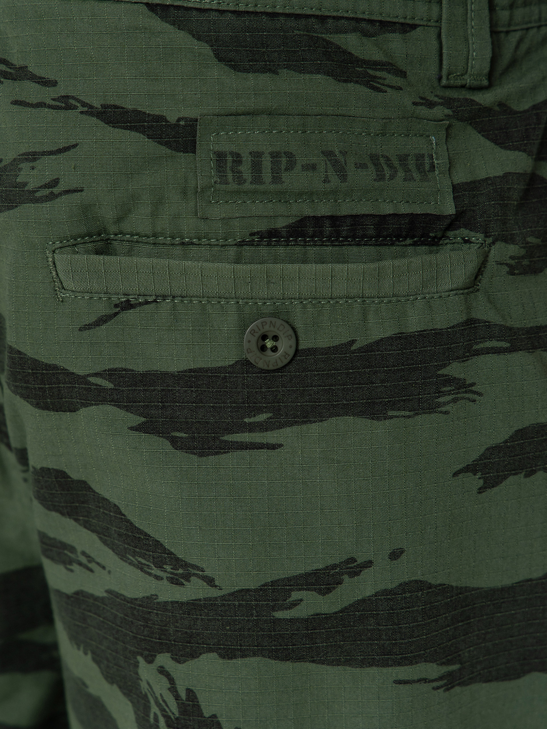 Kraťasy RipNDip Camo (military green)