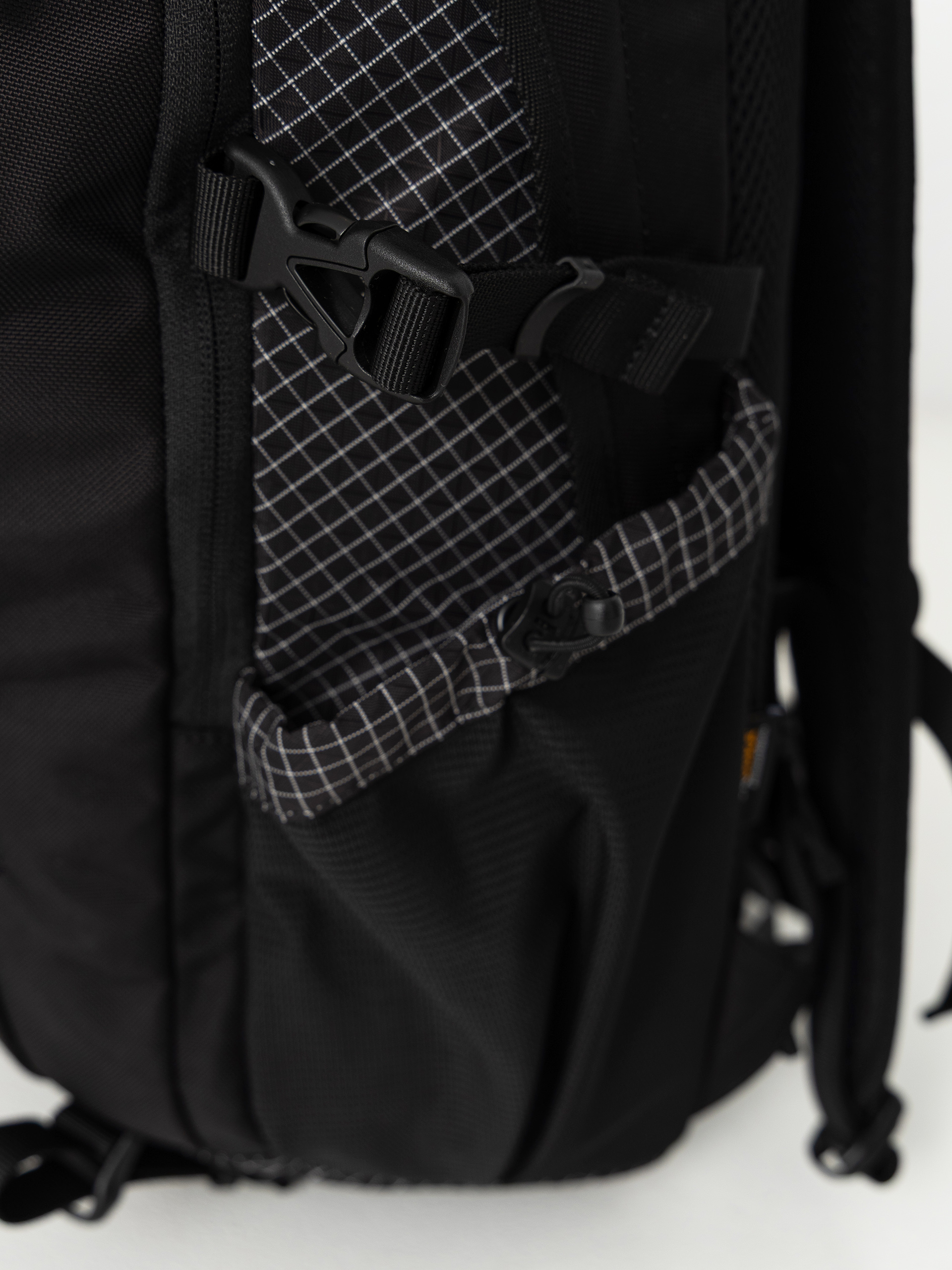 Batoh Deus Ex Machina Field (black)