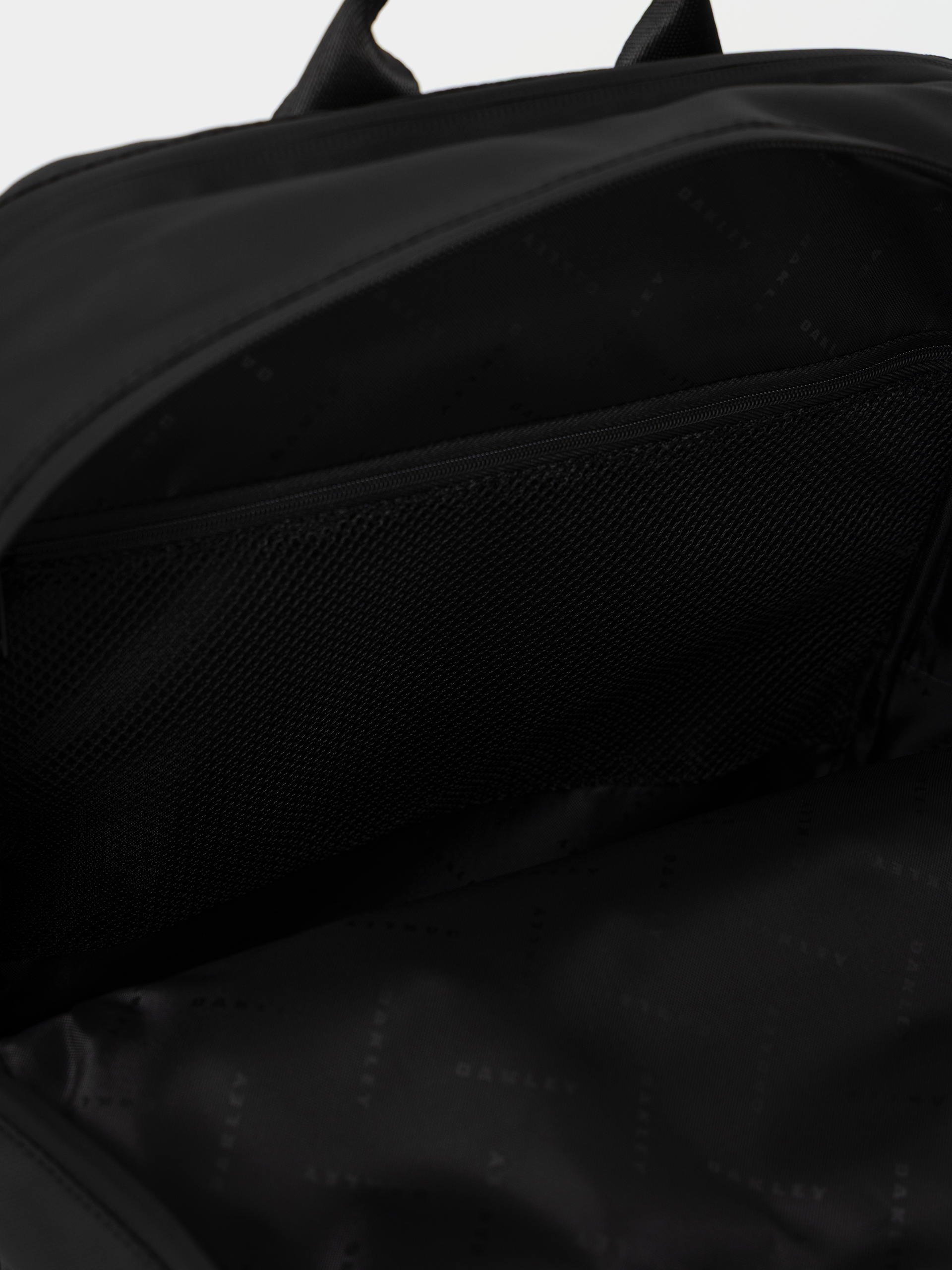 Batoh Oakley Rover Laptop (blackout)