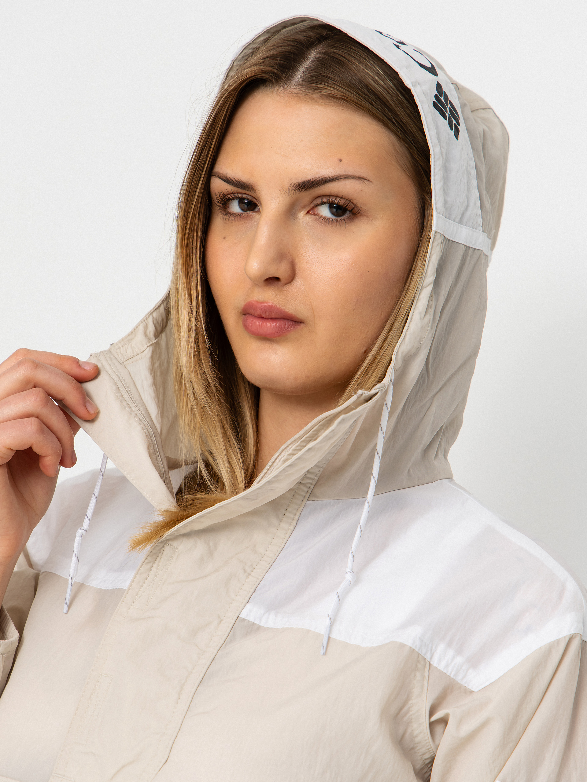 Bunda Columbia Challenger II Windbreaker Wmn (dark stone/white)