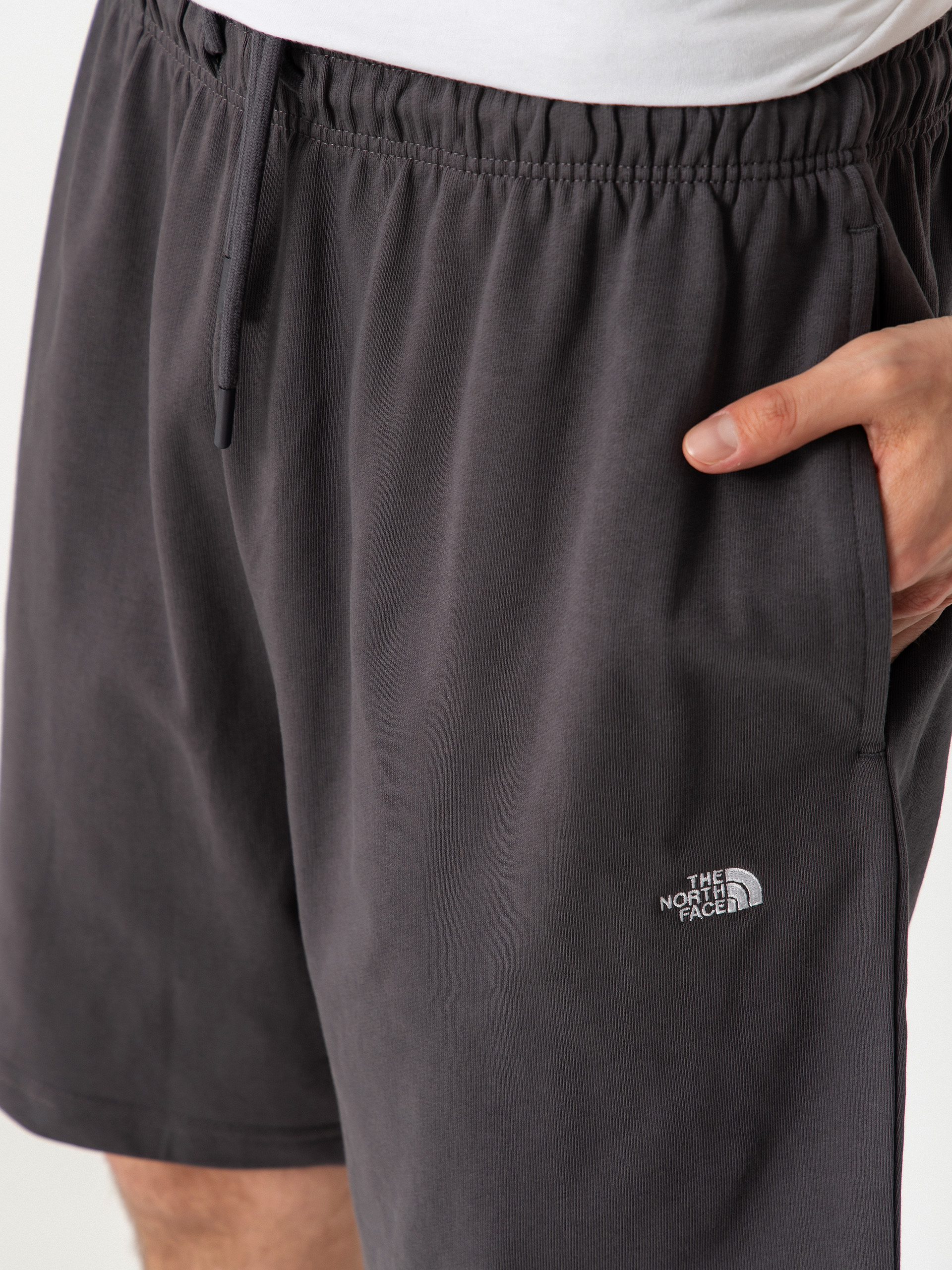 Kraťasy The North Face Essential Light Relaxed (anthracite grey)
