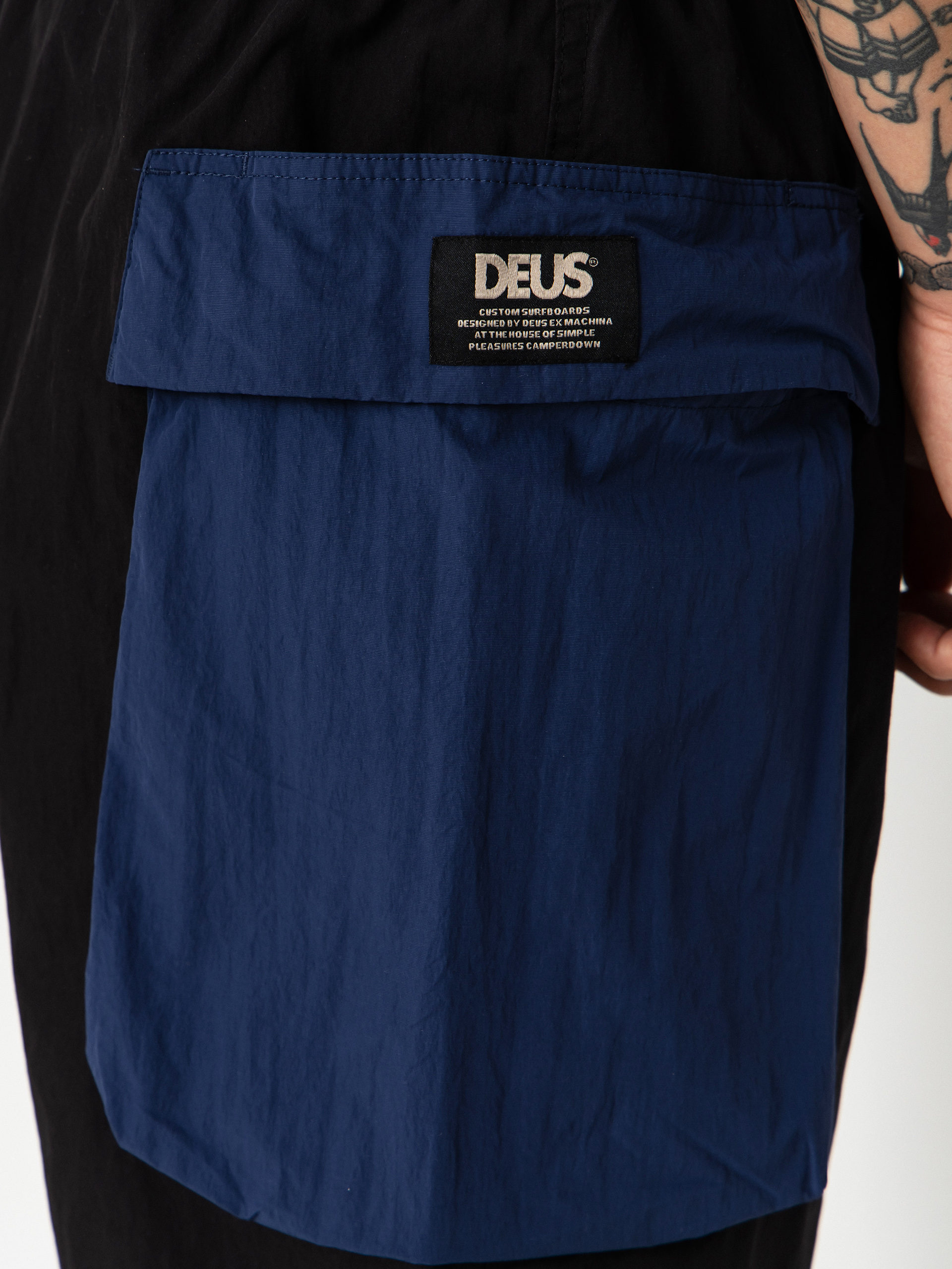 Kraťasy Deus Ex Machina Duck Dive (black)