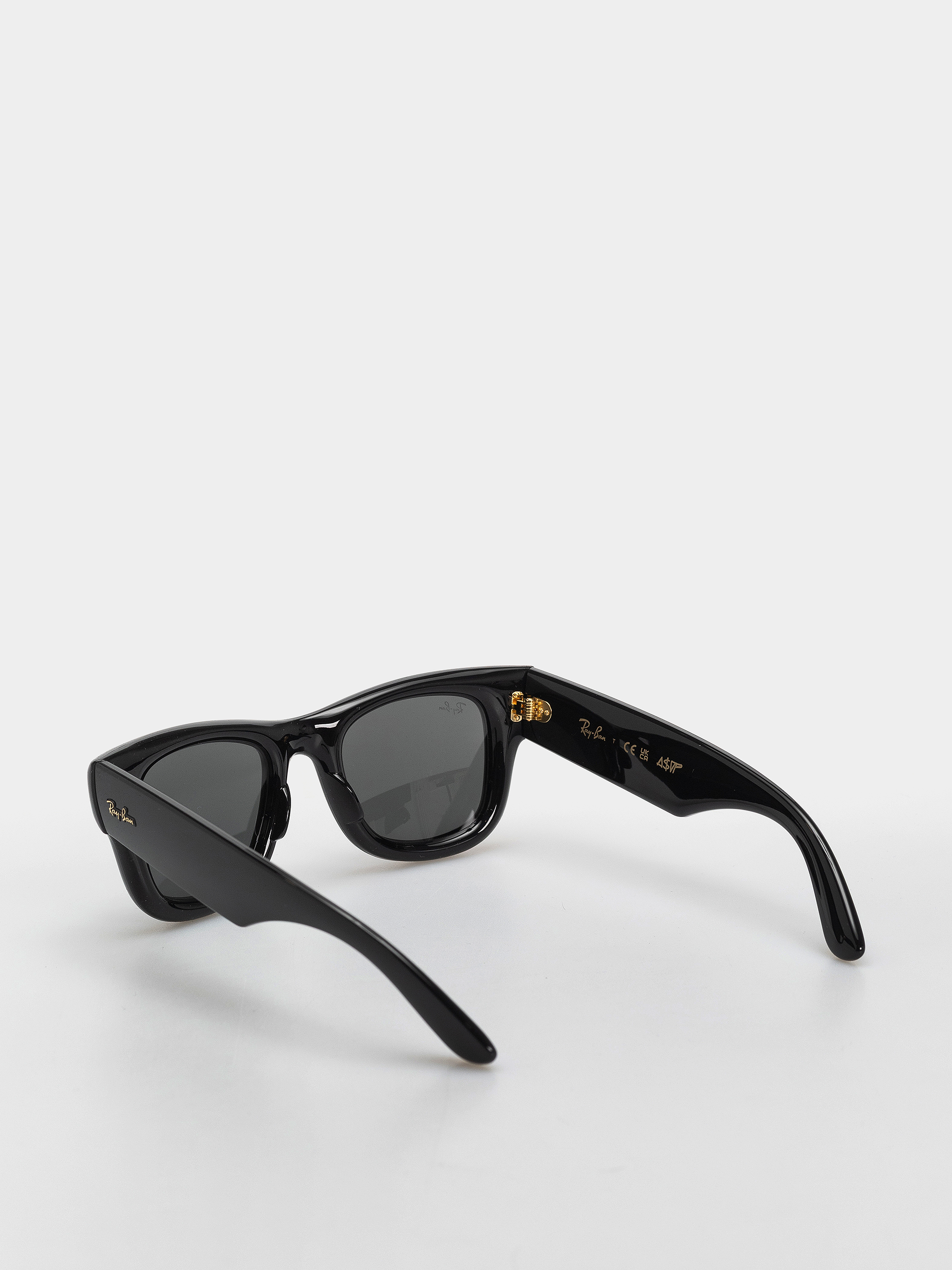 Slnečné okuliare Ray-Ban Wayfarer Puffer (polerowany czarny/ultra czarny)
