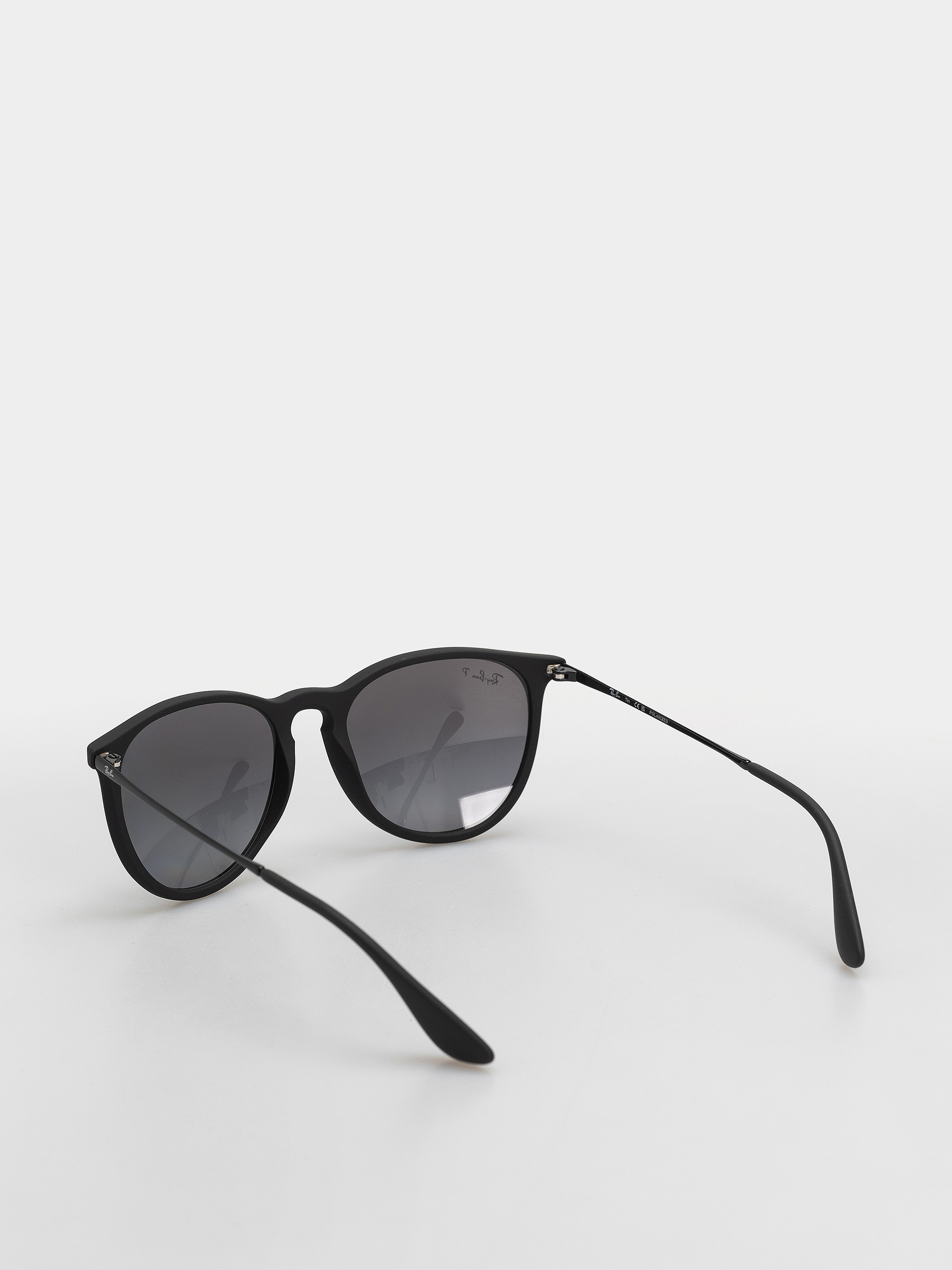 Slnečné okuliare Ray-Ban Erika (matowy guma czarny/polaryzacyjne szary)