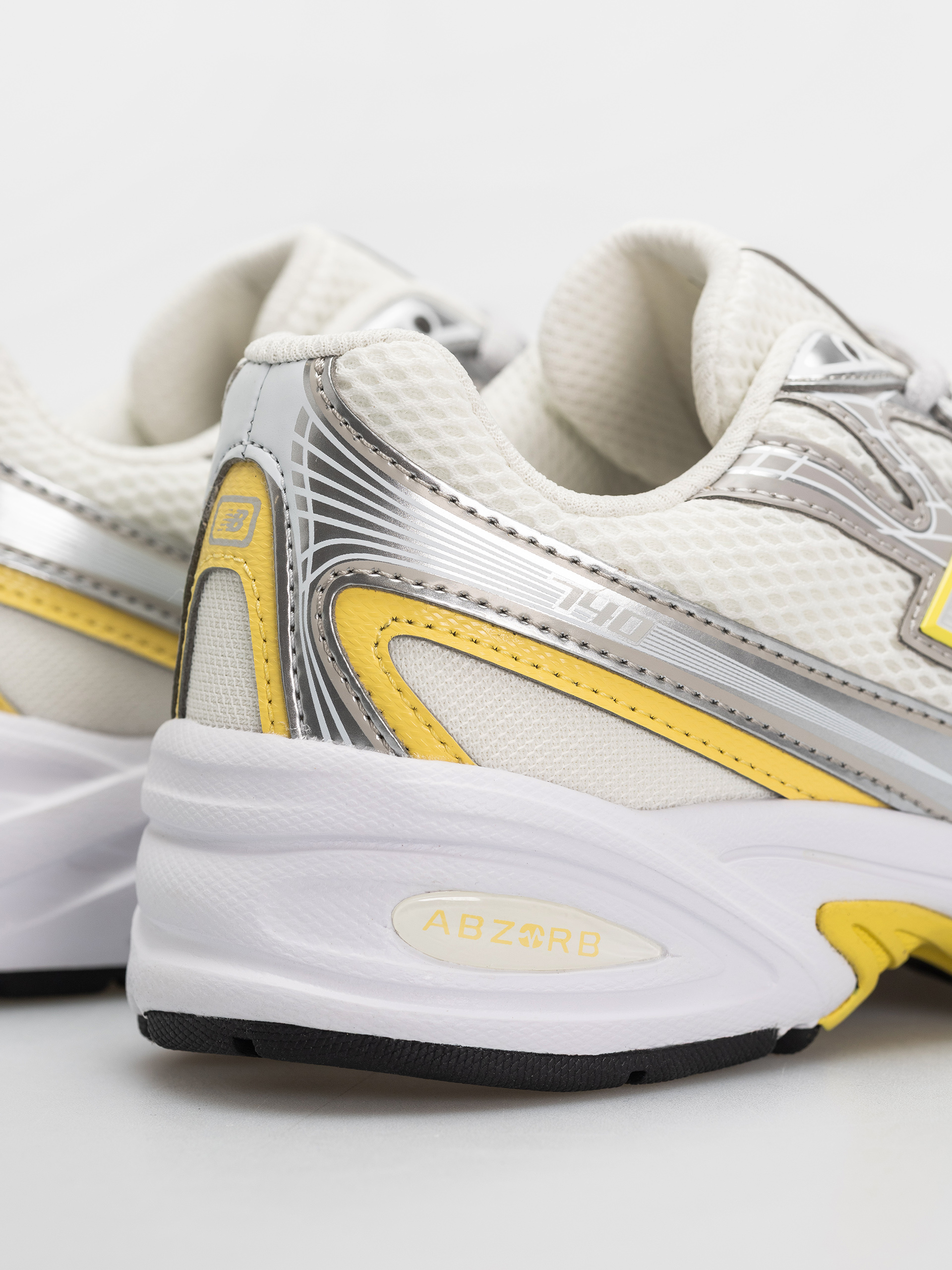 Topánky New Balance 740 JR (silver metallic/star burst)