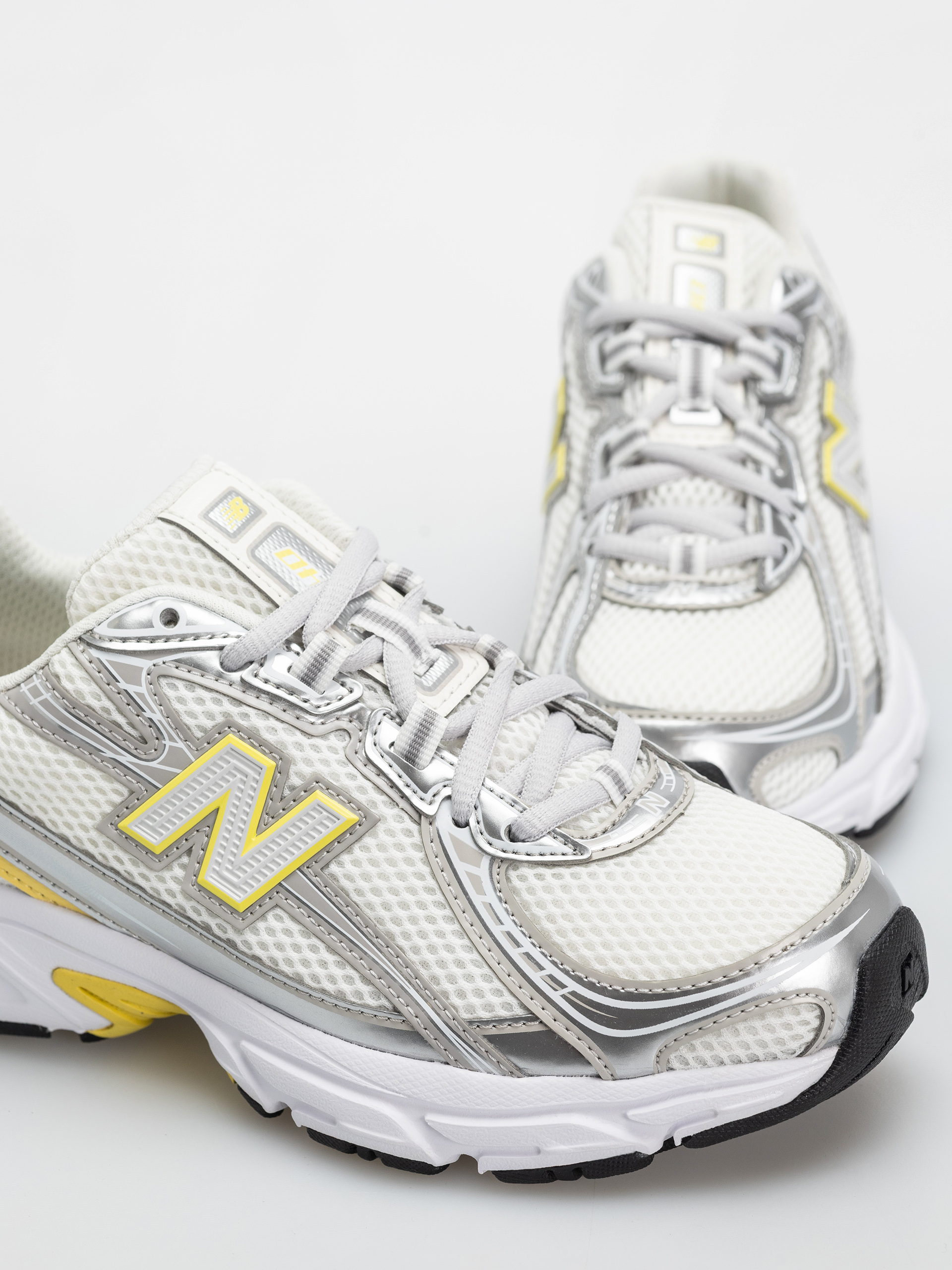 Topánky New Balance 740 JR (silver metallic/star burst)