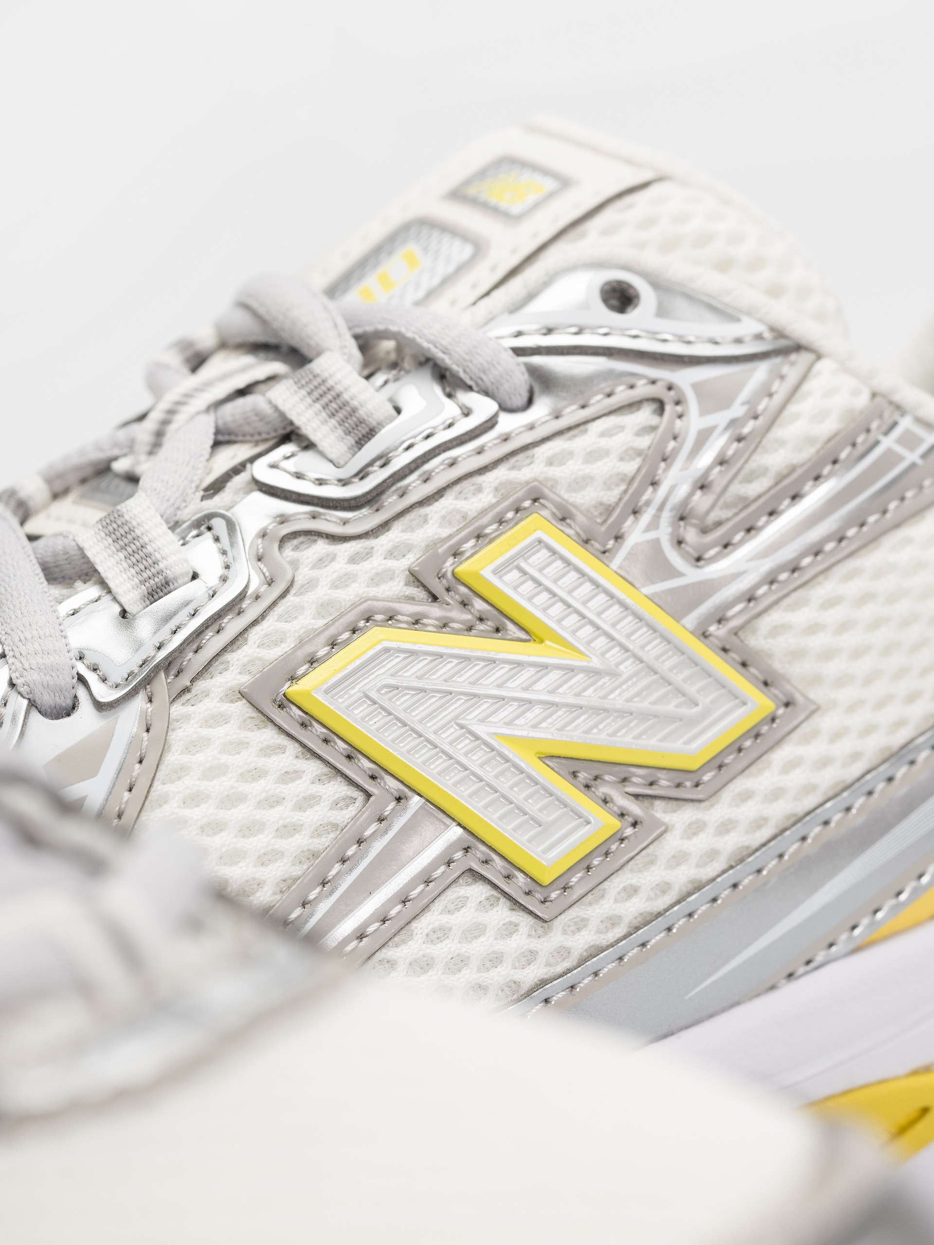 Topánky New Balance 740 JR (silver metallic/star burst)