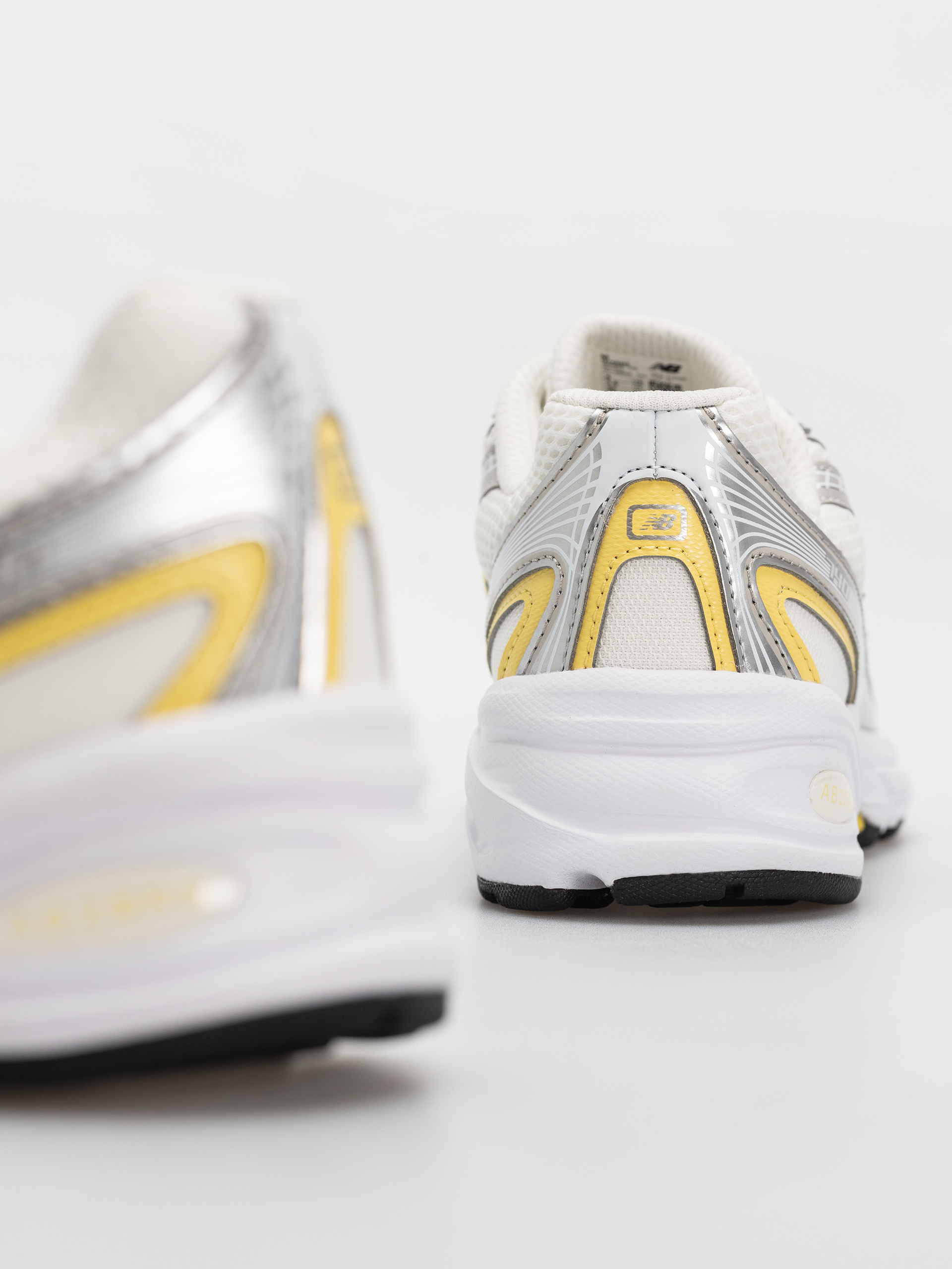 Topánky New Balance 740 JR (silver metallic/star burst)