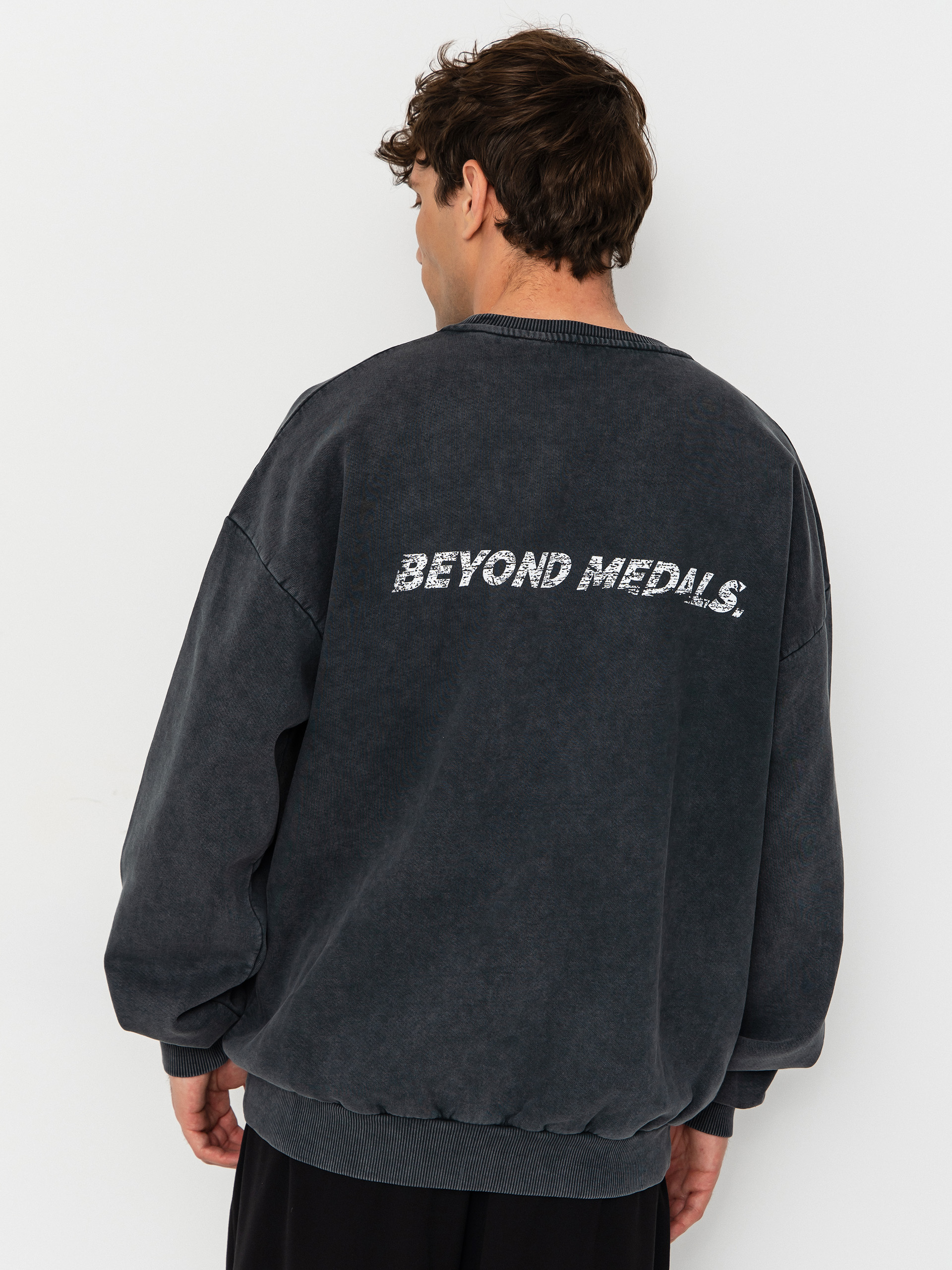Mikina Beyond Medals Distressed Logo (black)