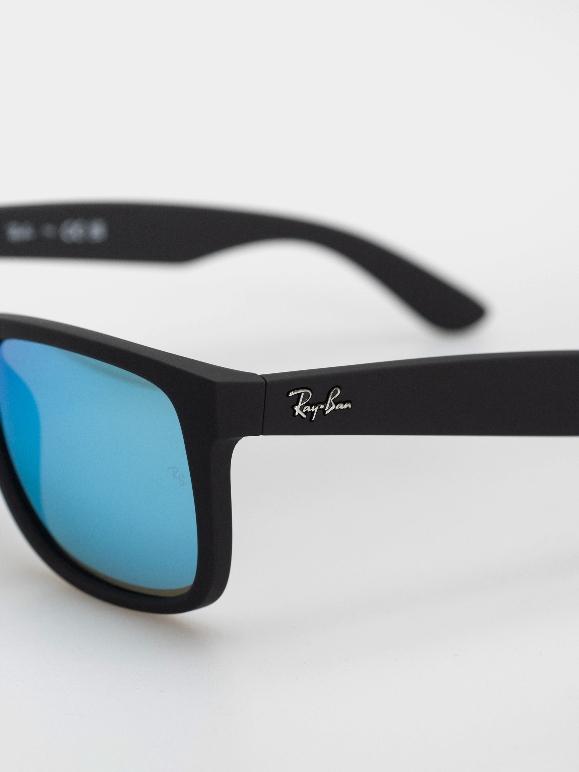 Slnečné okuliare Ray-Ban Justin (matowy guma czarny/lustrzany niebieski)