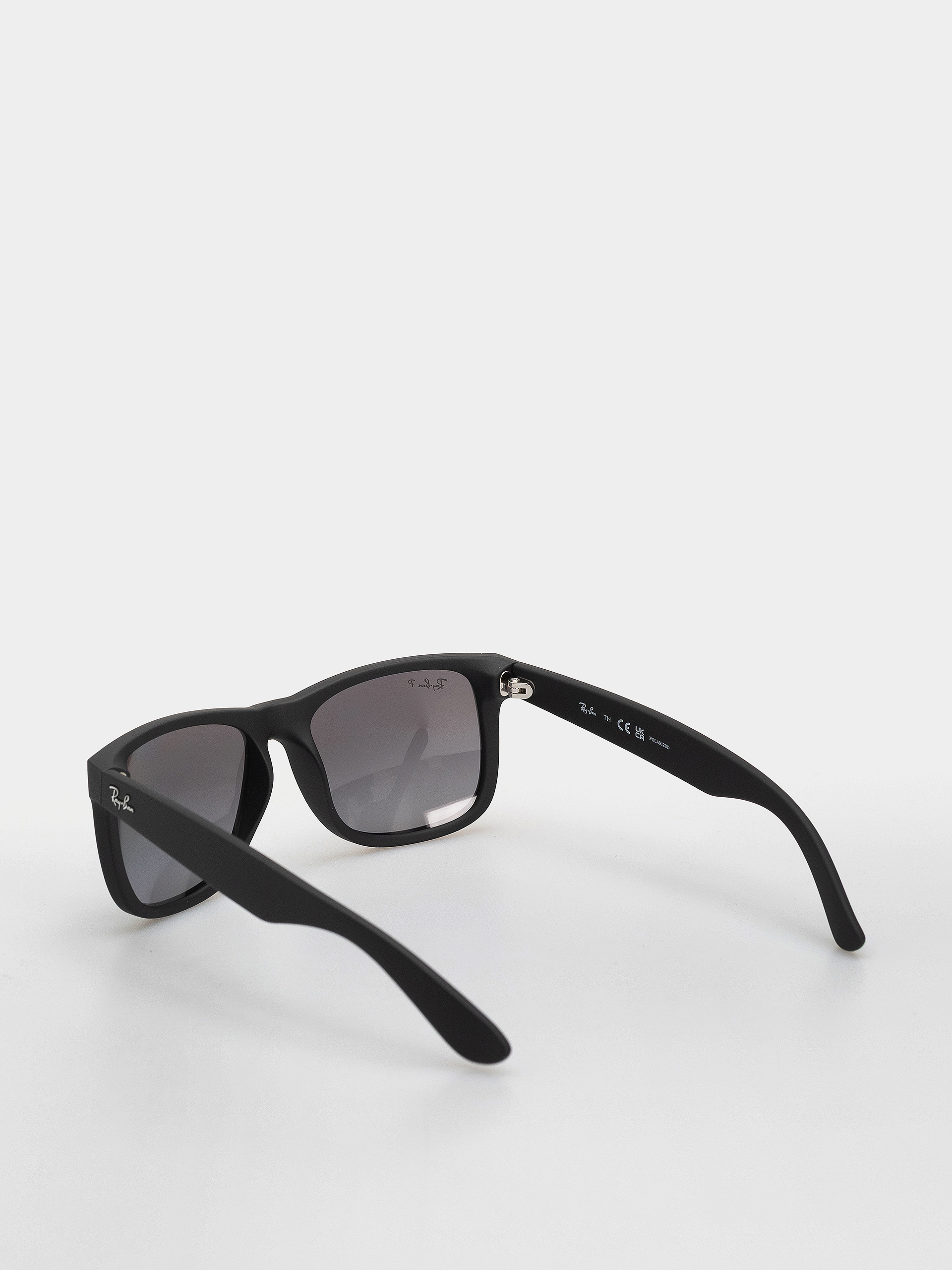 Slnečné okuliare Ray-Ban Justin Classic (matowy guma czarny/polaryzacyjne jasnoszary)