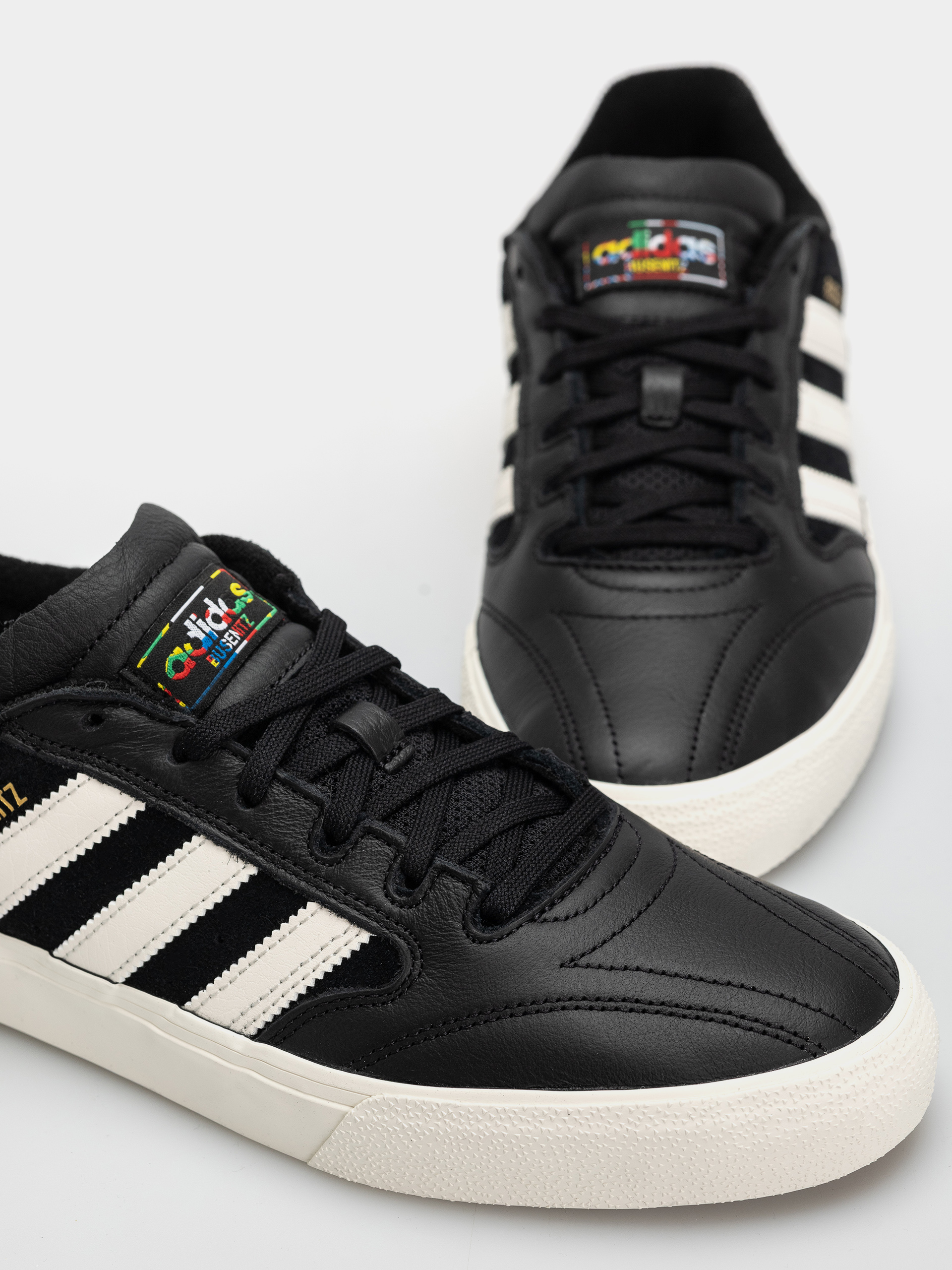 Topánky adidas Busenitz Vulc II (cblack/cwhite/goldmt)
