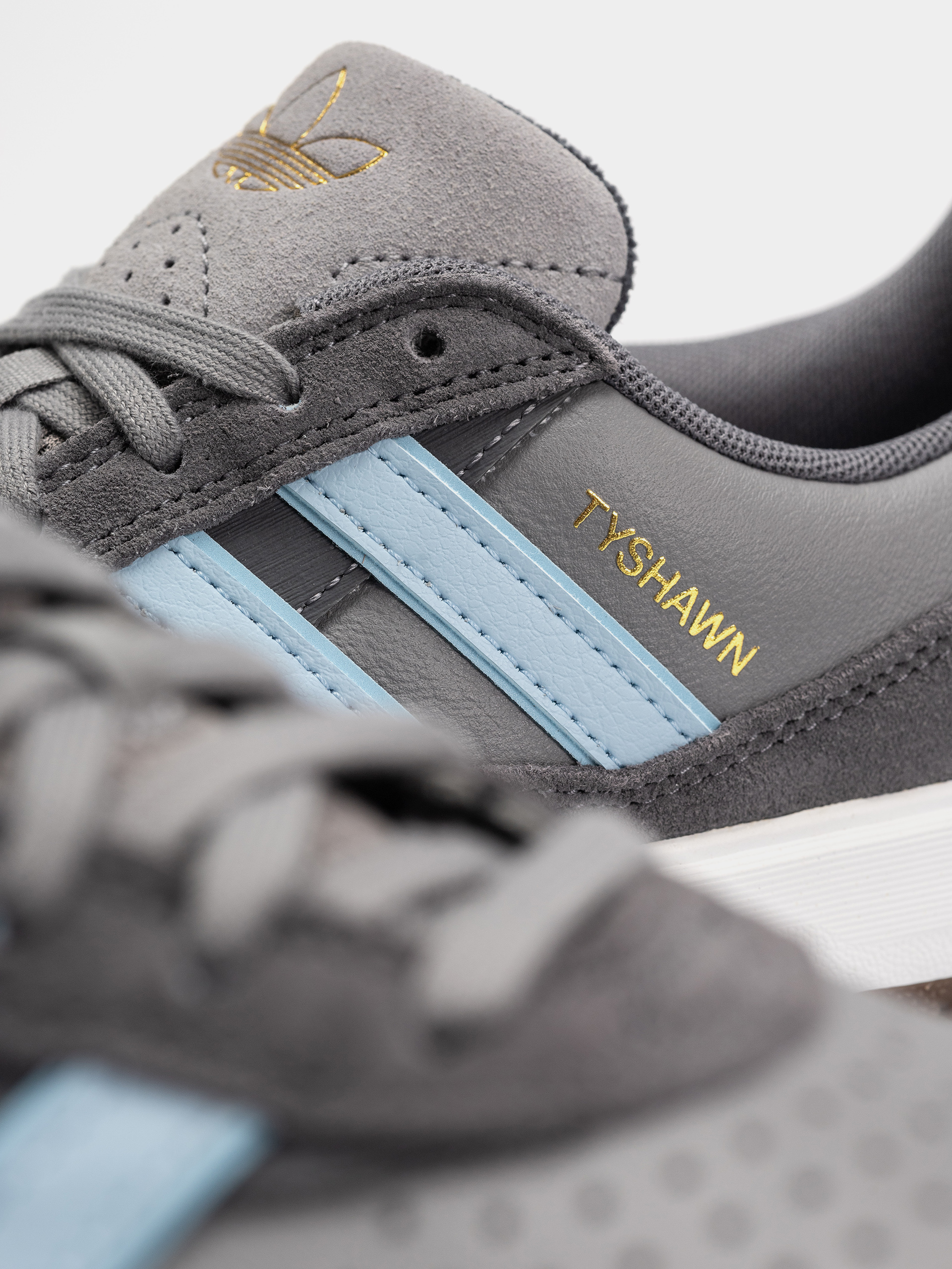 Topánky adidas Tyshawn II (grefiv/clesky/ftwwht)