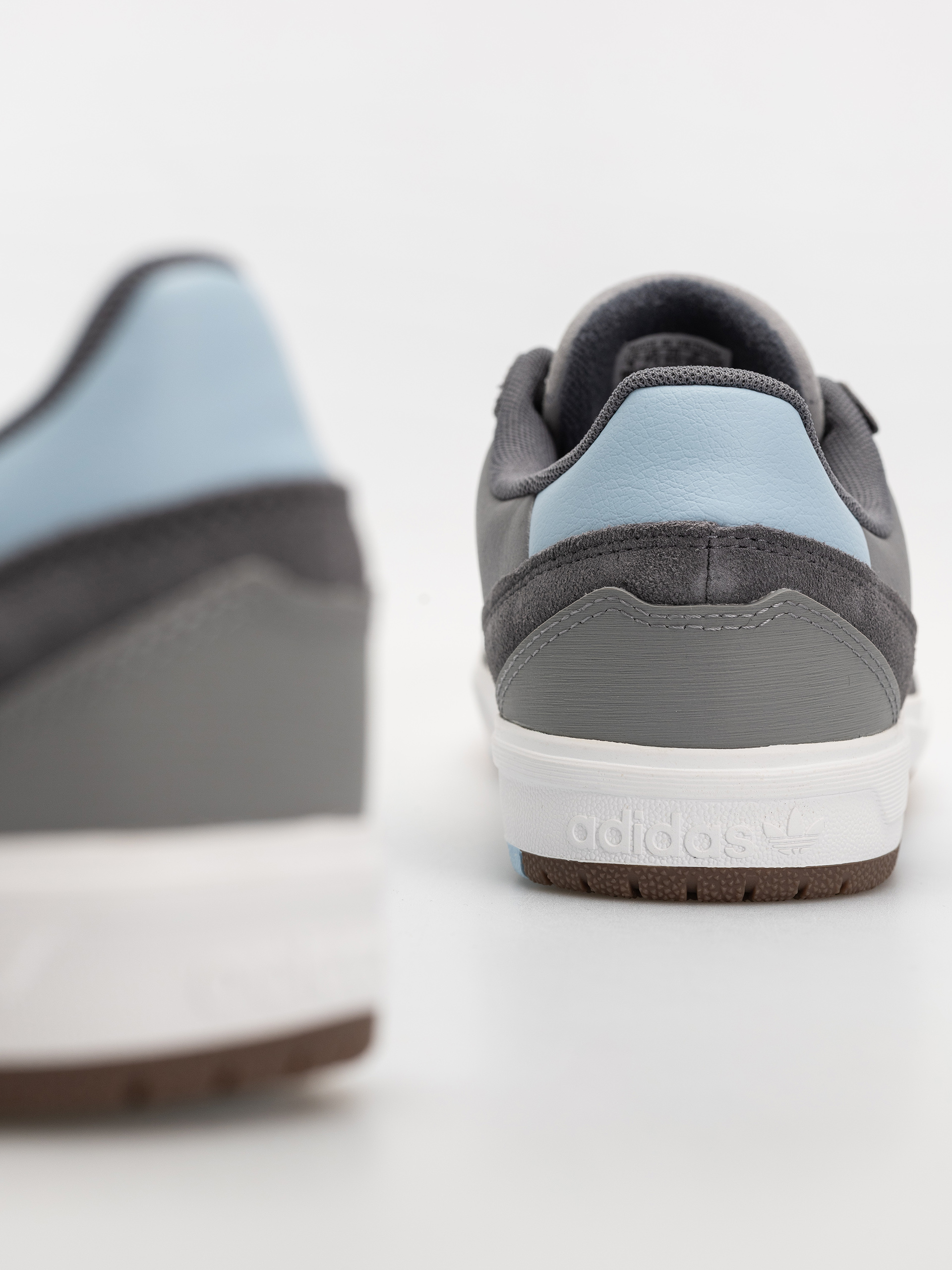 Topánky adidas Tyshawn II (grefiv/clesky/ftwwht)