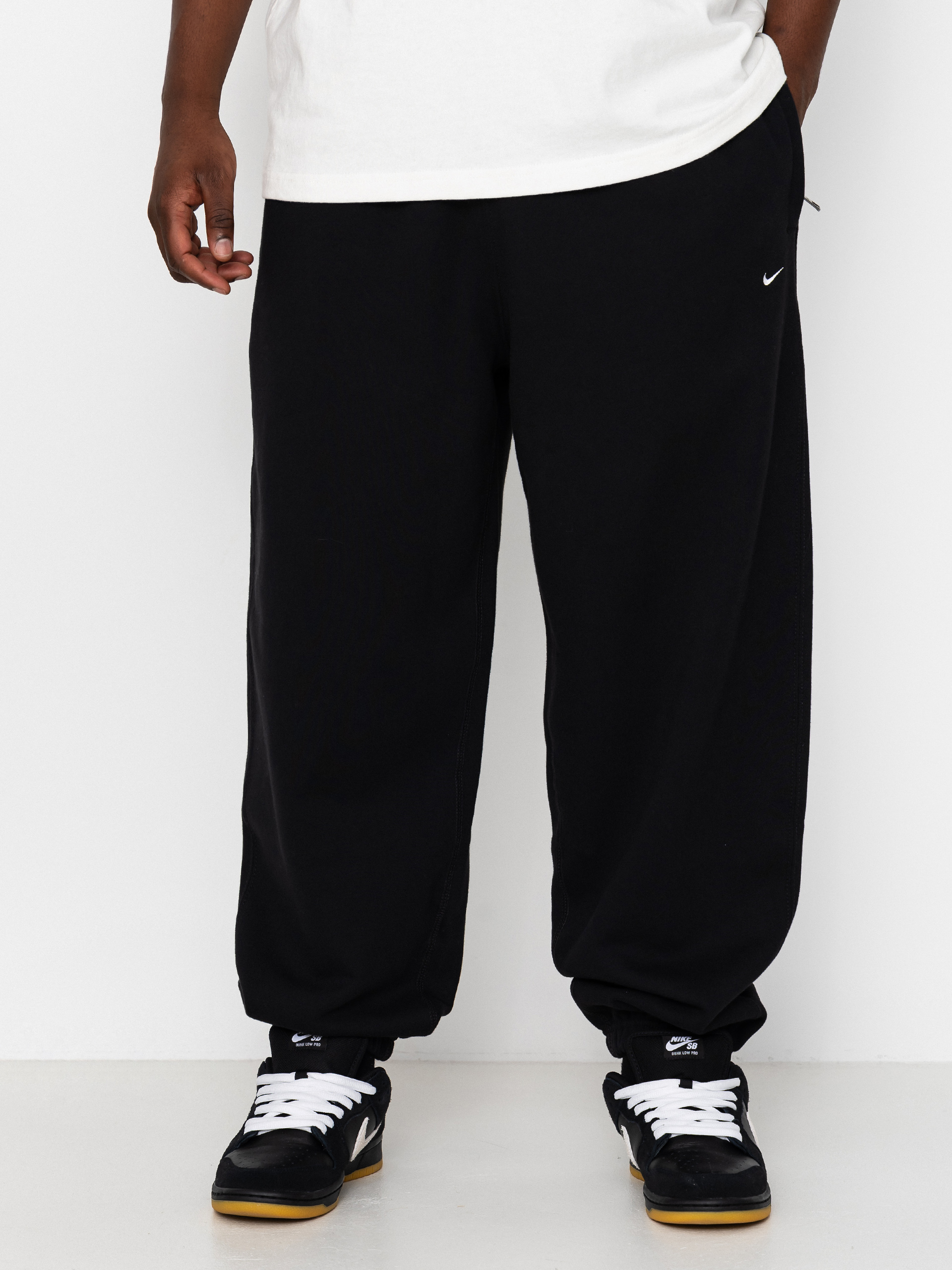 Nohavice Nike SB Solo Swoosh (black/black/white)