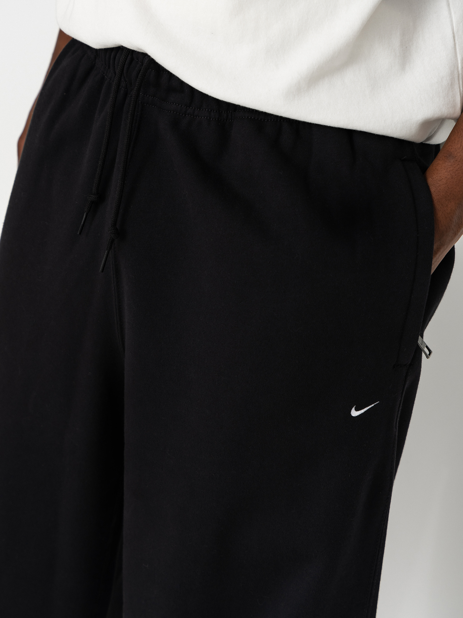 Nohavice Nike SB Solo Swoosh (black/black/white)