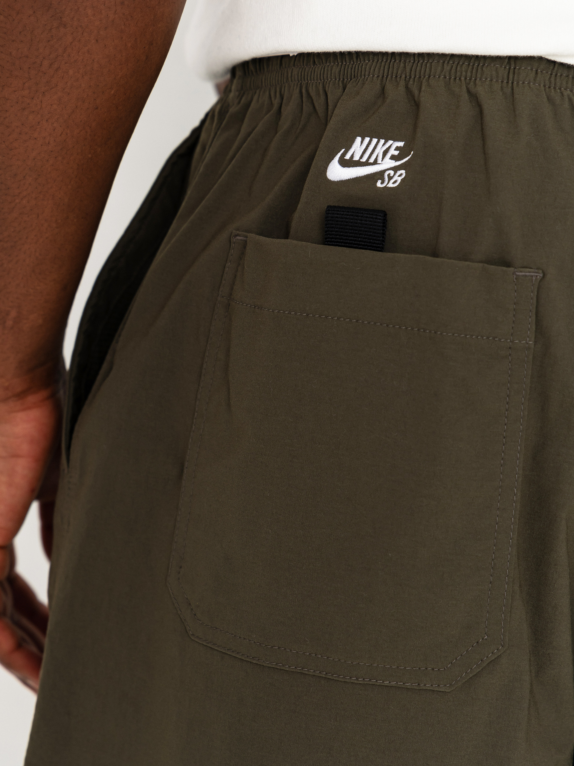 Kraťasy Nike SB 9er (cargo khaki/white)